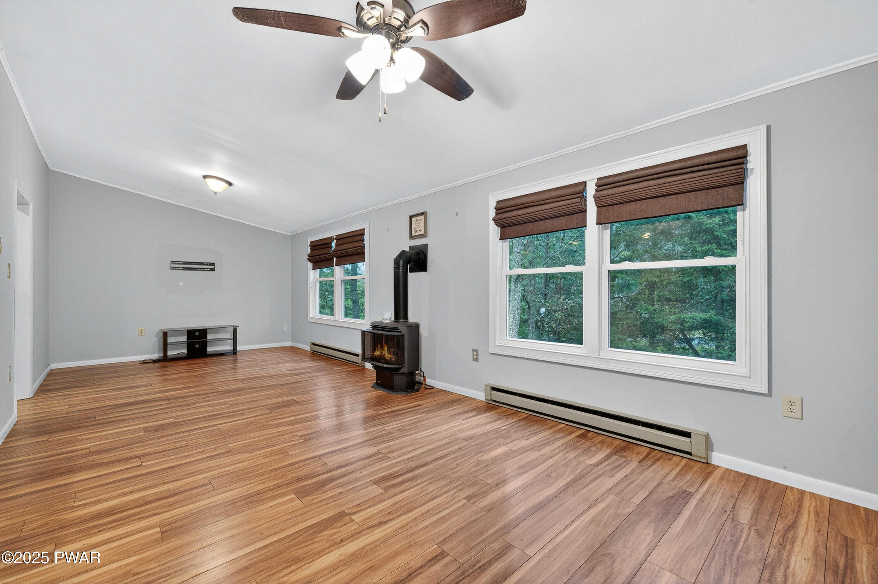 Lords Valley, Pennsylvania 18428, United States, 4 Bedrooms Bedrooms, ,3 BathroomsBathrooms,Residential,Active,195329