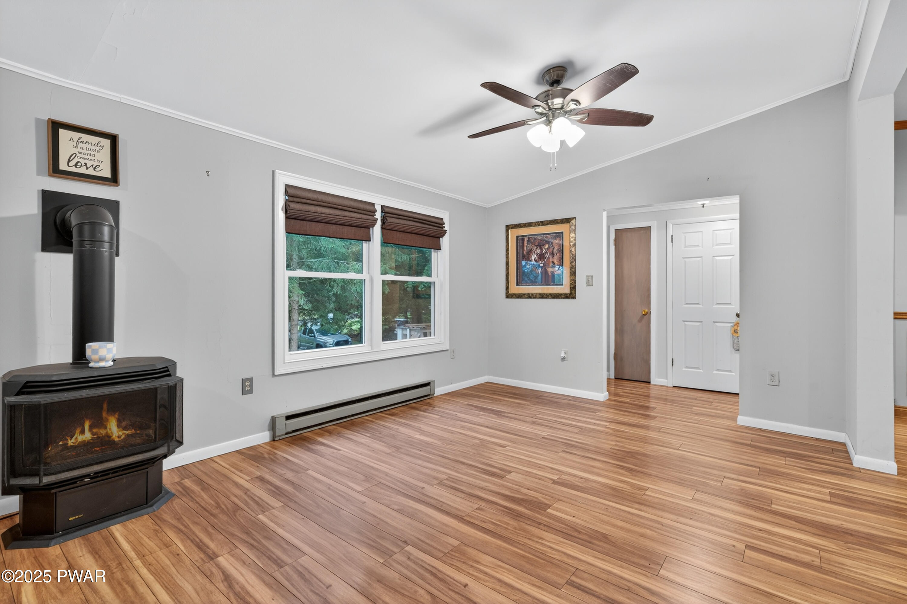 Lords Valley, Pennsylvania 18428, United States, 4 Bedrooms Bedrooms, ,3 BathroomsBathrooms,Residential,Active,195329