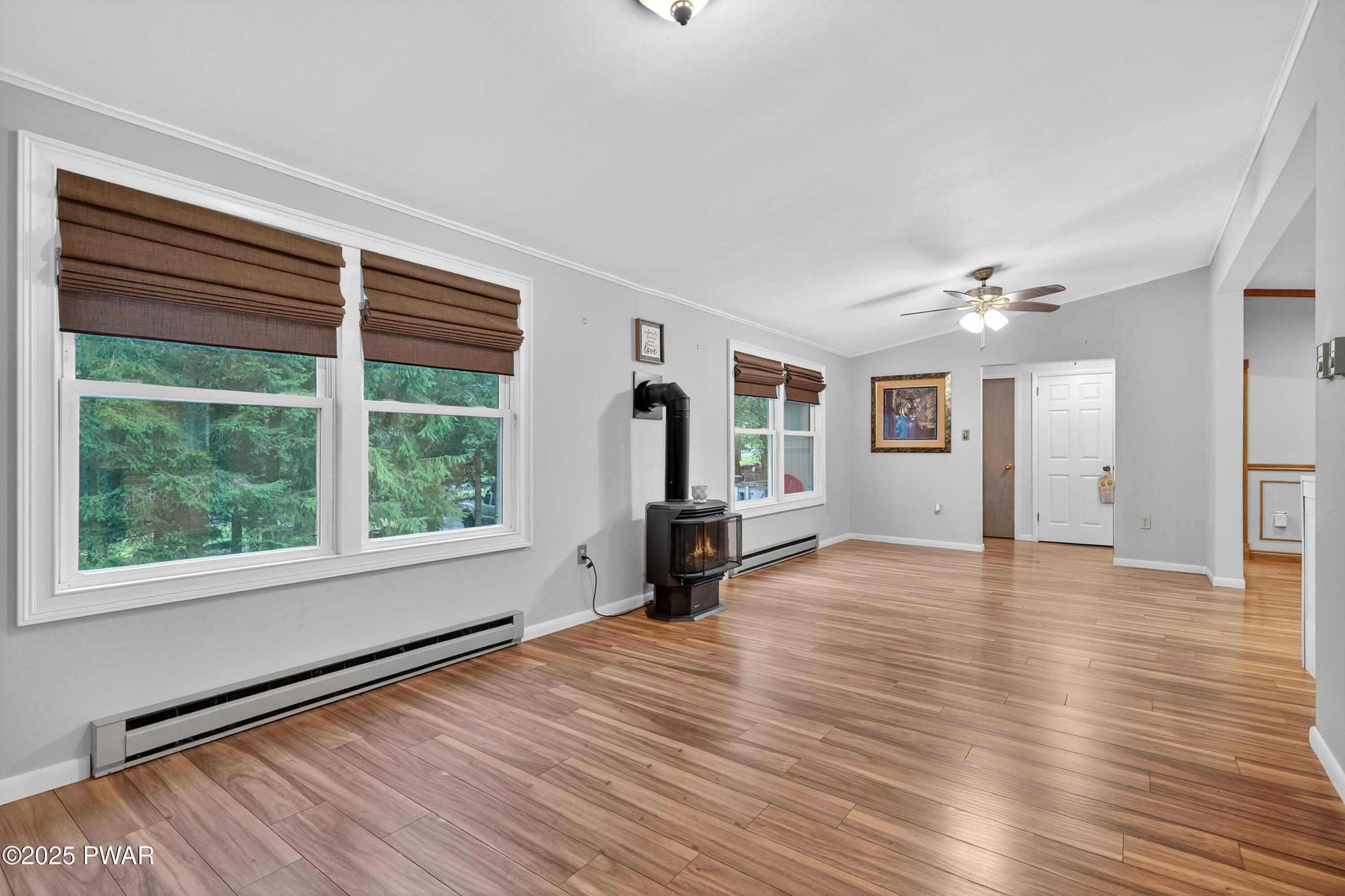 Lords Valley, Pennsylvania 18428, United States, 4 Bedrooms Bedrooms, ,3 BathroomsBathrooms,Residential,Active,195329