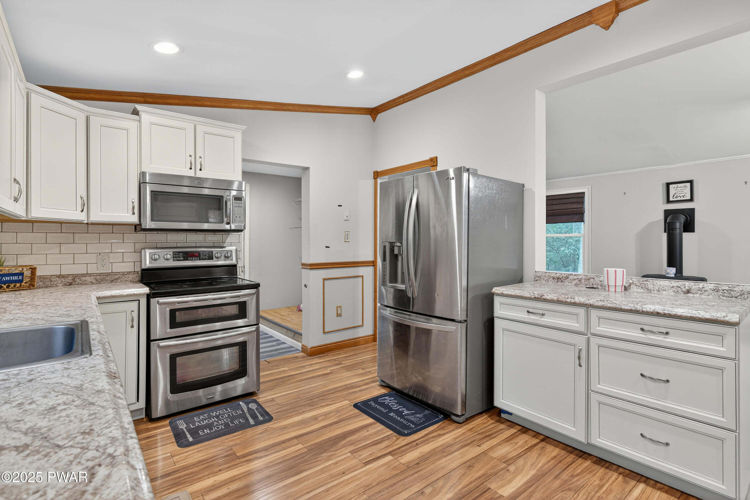 Lords Valley, Pennsylvania 18428, United States, 4 Bedrooms Bedrooms, ,3 BathroomsBathrooms,Residential,Active,195329