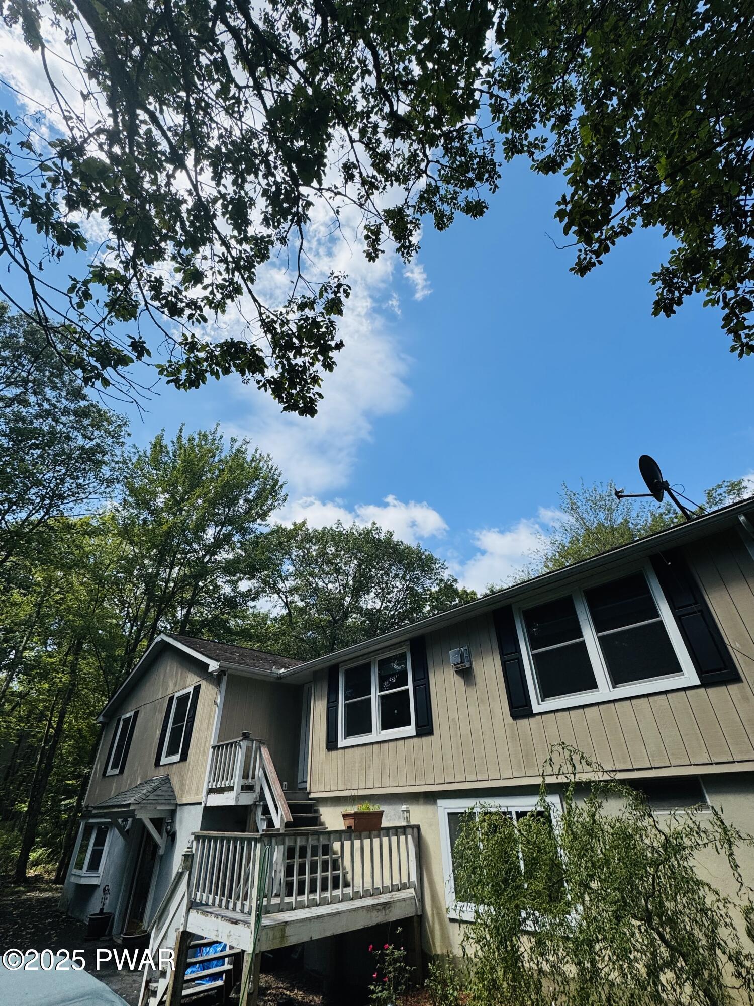 Lords Valley, Pennsylvania 18428, United States, 4 Bedrooms Bedrooms, ,3 BathroomsBathrooms,Residential,Active,195329