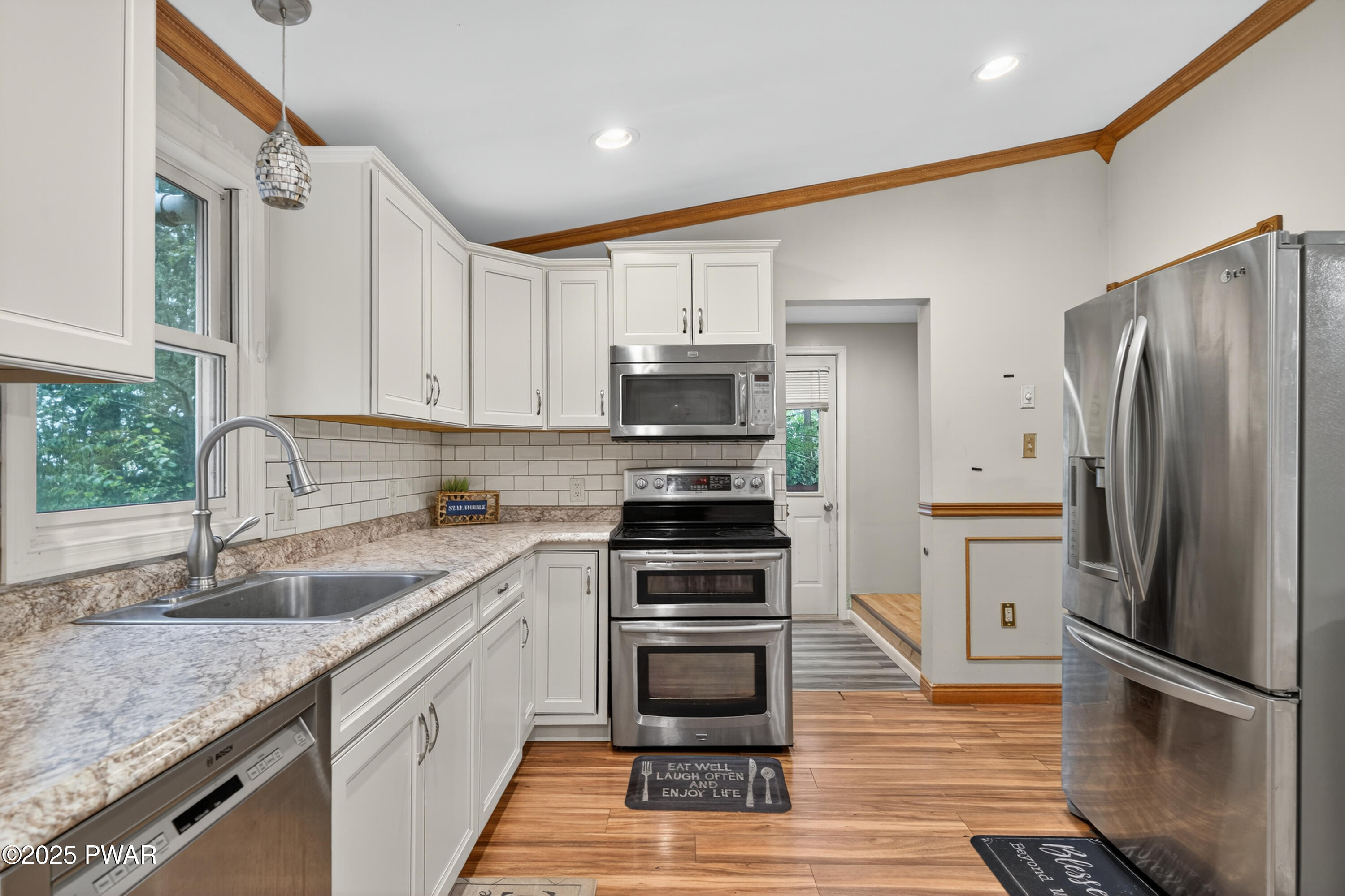 Lords Valley, Pennsylvania 18428, United States, 4 Bedrooms Bedrooms, ,3 BathroomsBathrooms,Residential,Active,195329