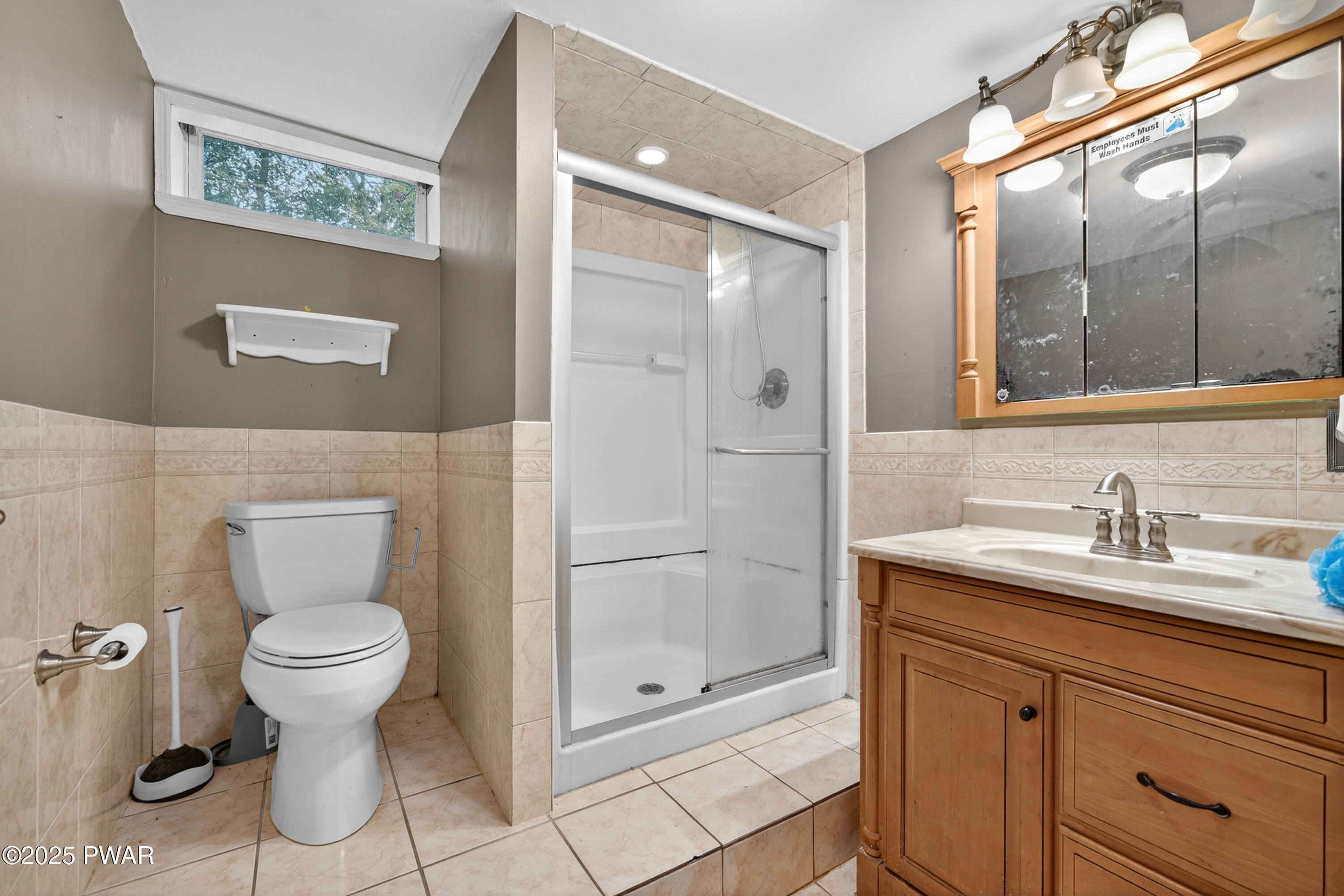 Lords Valley, Pennsylvania 18428, United States, 4 Bedrooms Bedrooms, ,3 BathroomsBathrooms,Residential,Active,195329