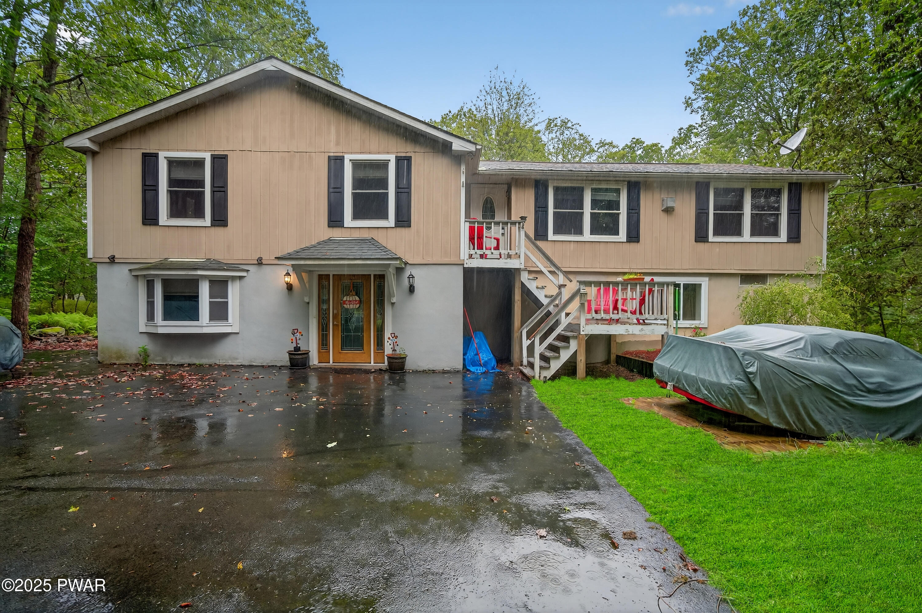 Lords Valley, Pennsylvania 18428, United States, 4 Bedrooms Bedrooms, ,3 BathroomsBathrooms,Residential,Active,195329
