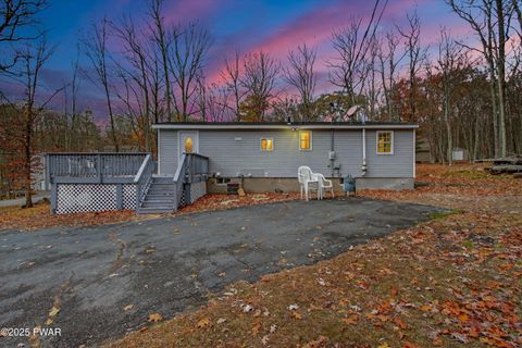 Photo of 123 Andiron Way, Lackawaxen, PA 18435 (MLS # PW253694)