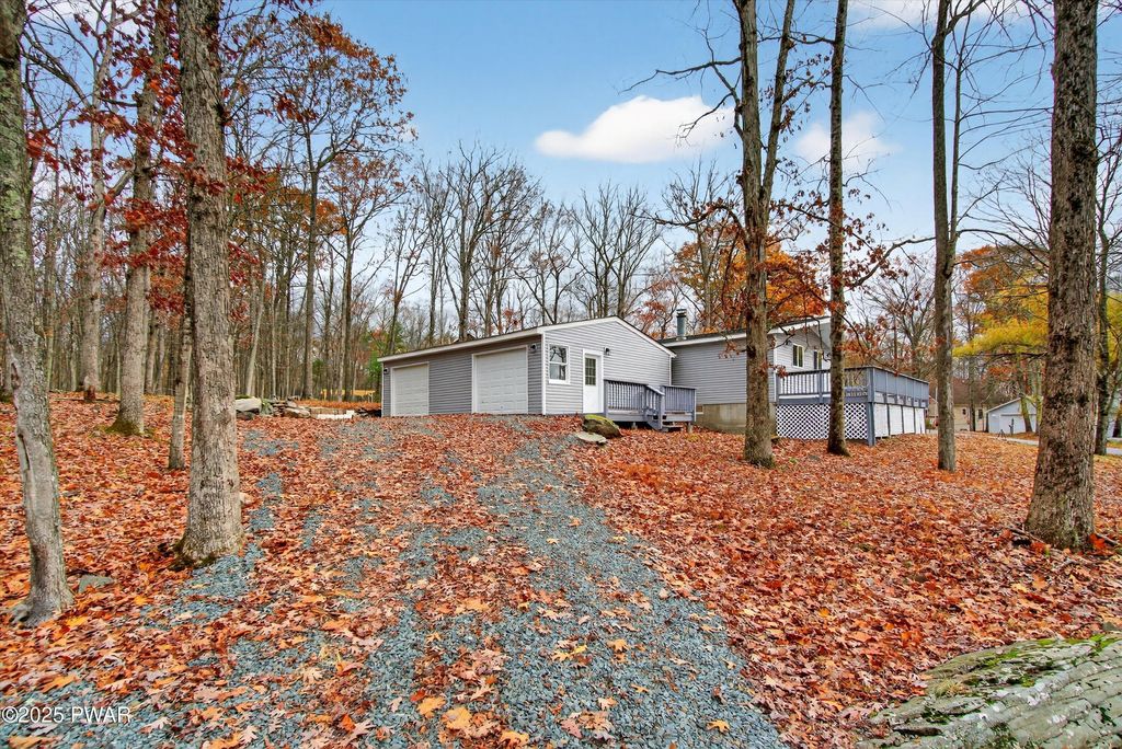 Photo of 123 Andiron Way, Lackawaxen, PA 18435 (MLS # PW253694)