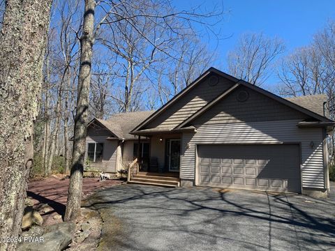121 Goldrush Drive, Lords Valley, PA 18428 - MLS#: PW241011