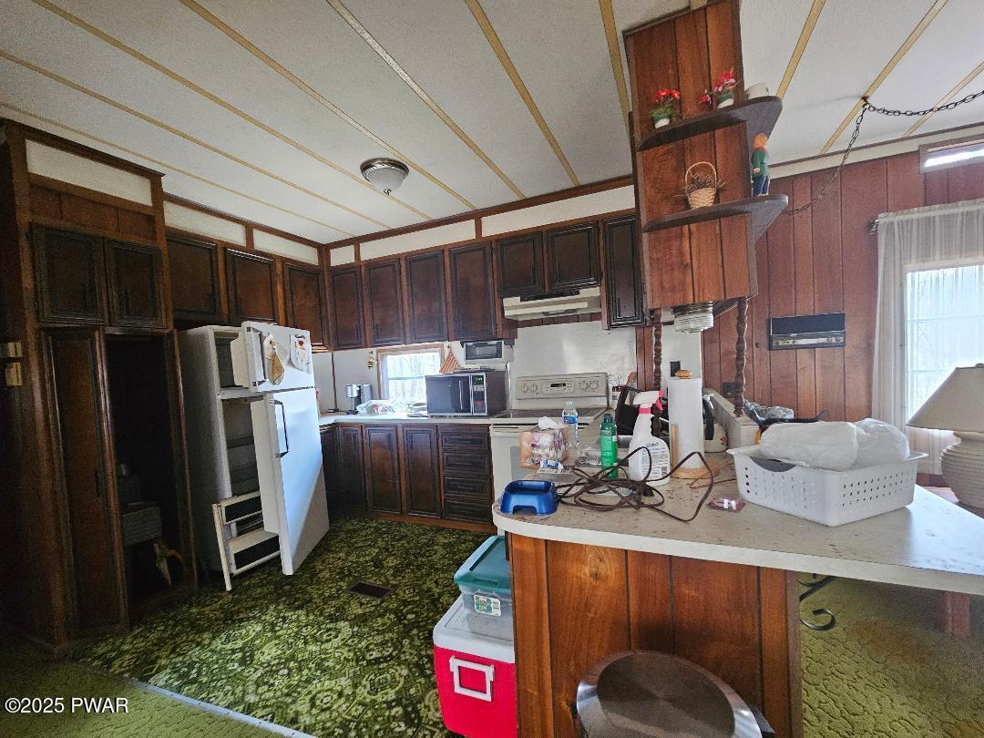 141 Galahad Road, Greeley, Pennsylvania image 2