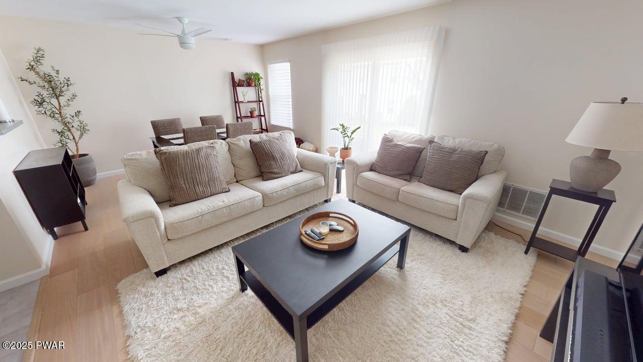 12 Kendal Lane, Middletown, New York image 9