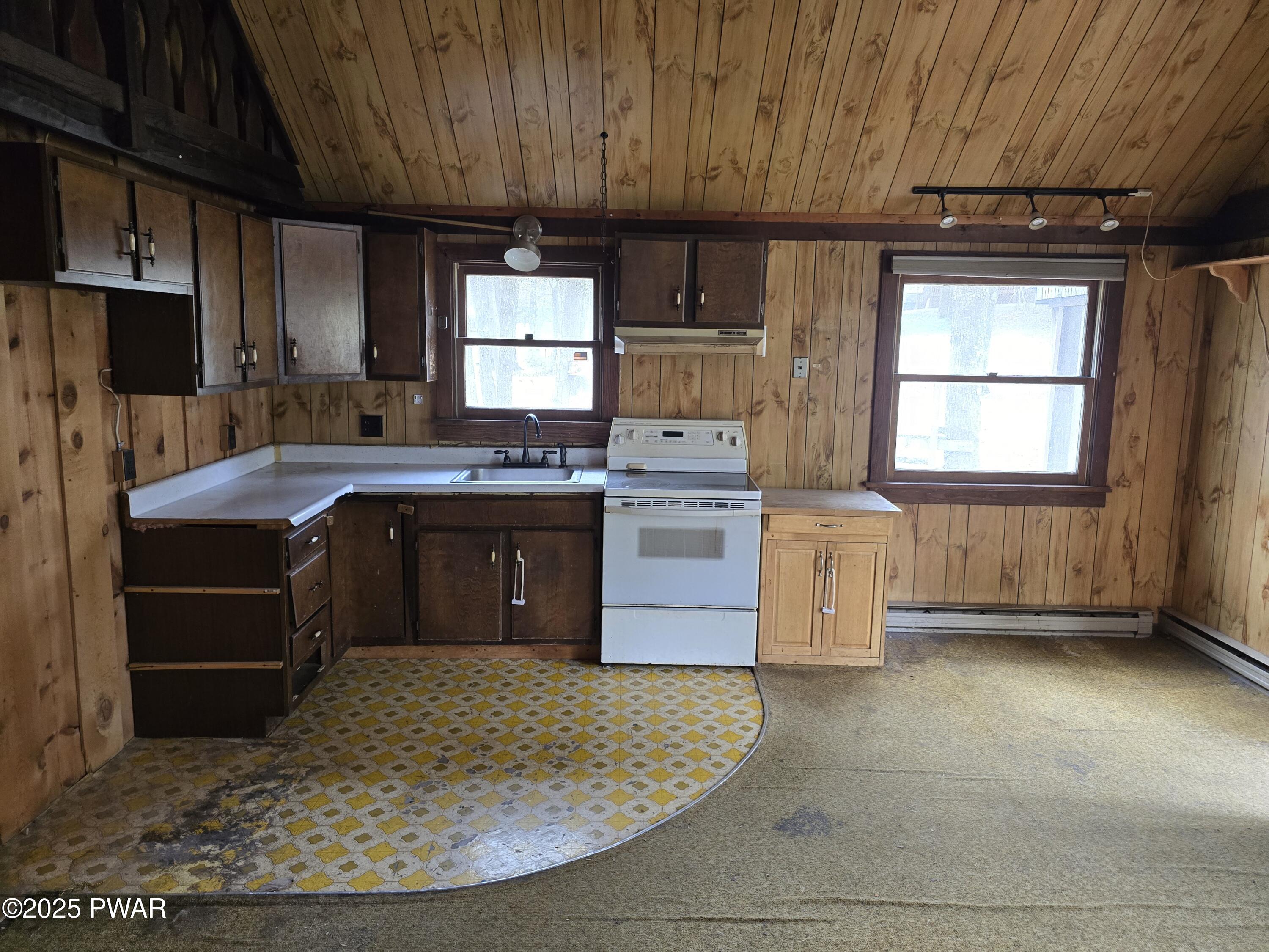 1011 Hidden Valley Court, Lake Ariel, Pennsylvania image 10