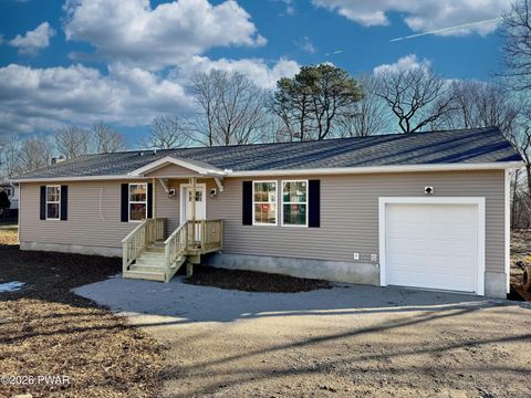 Homes For Sale - 515 Hummingbird Court<br/> Bushkill, PA 18324