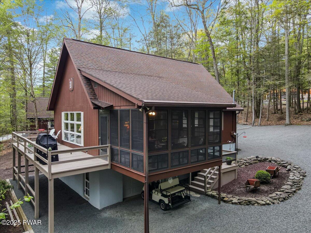 32 White Oak Drive, Lakeville, Pennsylvania image 2