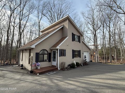 Homes For Sale - 222 Bindale Road<br/> Tamiment, PA 18324