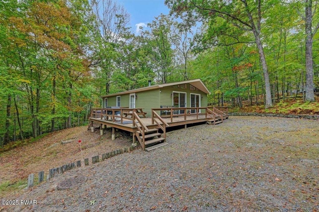 Photo of 113 Turkey Circle, Lackawaxen, PA 18435 (MLS # PW253209)