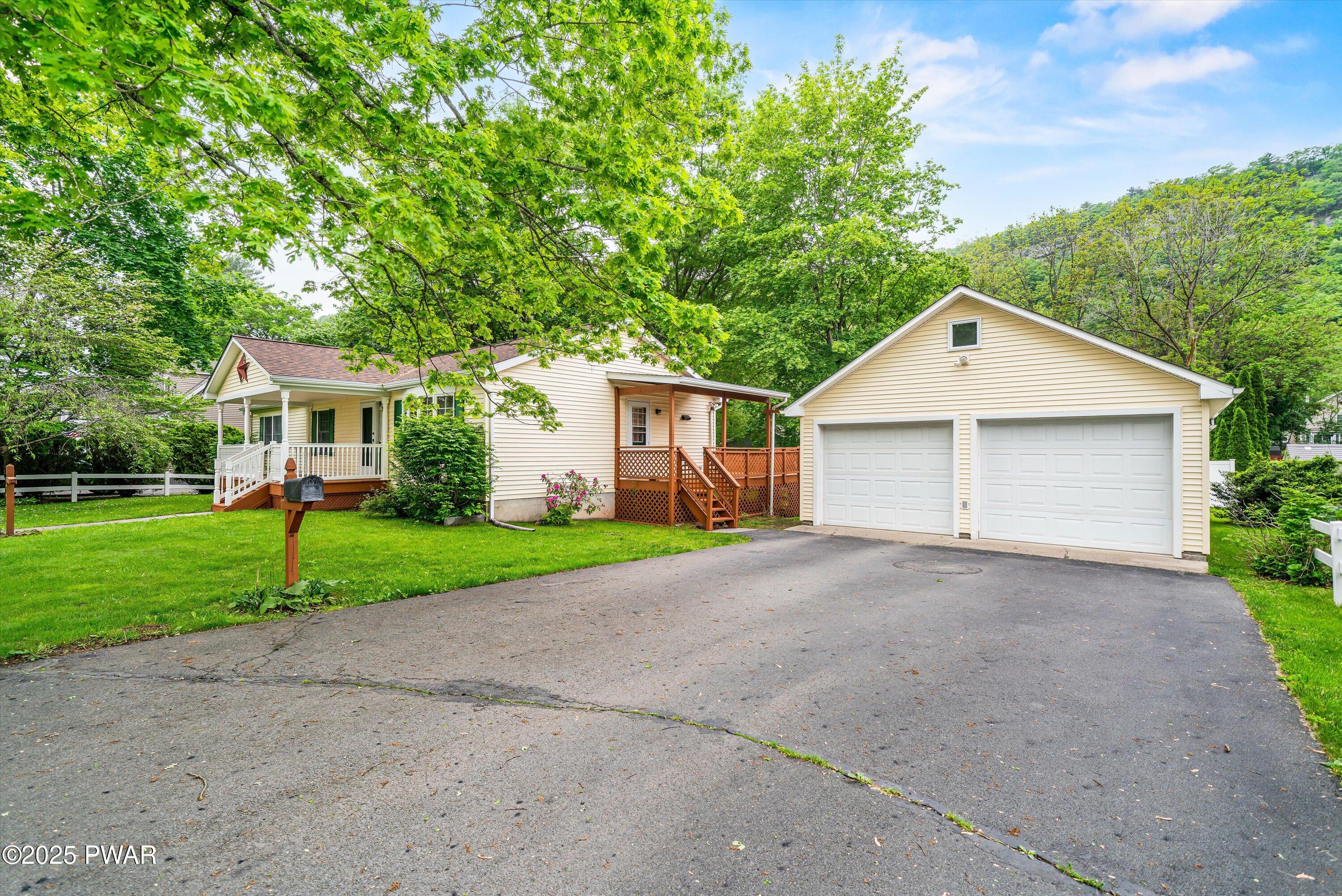 905 Avenue H, Matamoras, Pennsylvania image 2