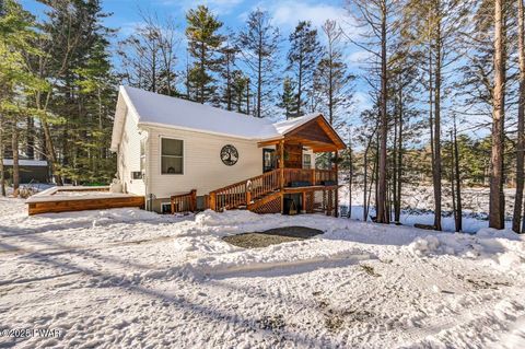 Homes For Sale - 132 N Lake Shore Drive<br/> Dingmans Ferry, PA 18328