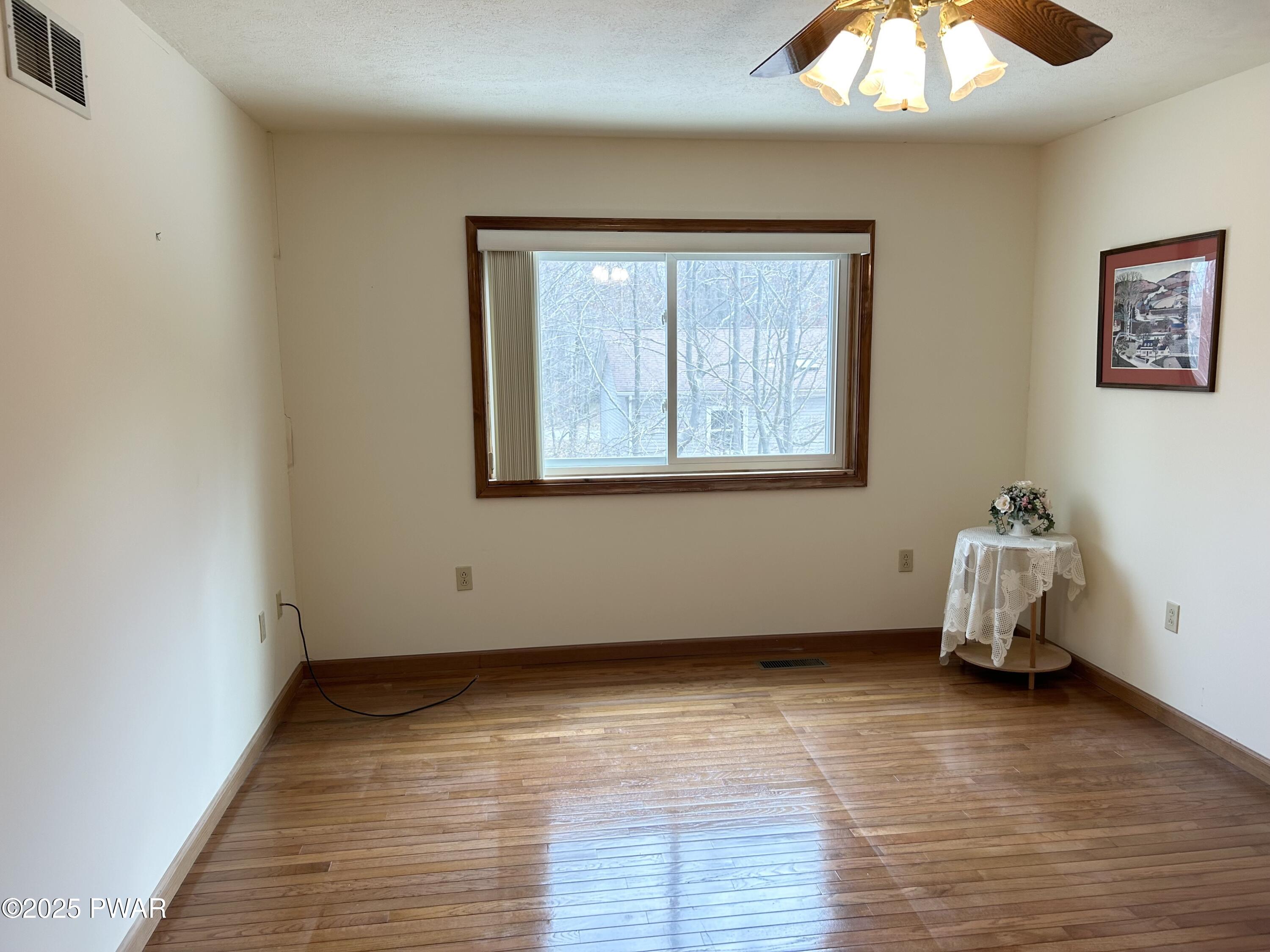 1050 Green Valley Cir Cir, Lake Ariel, Pennsylvania image 23