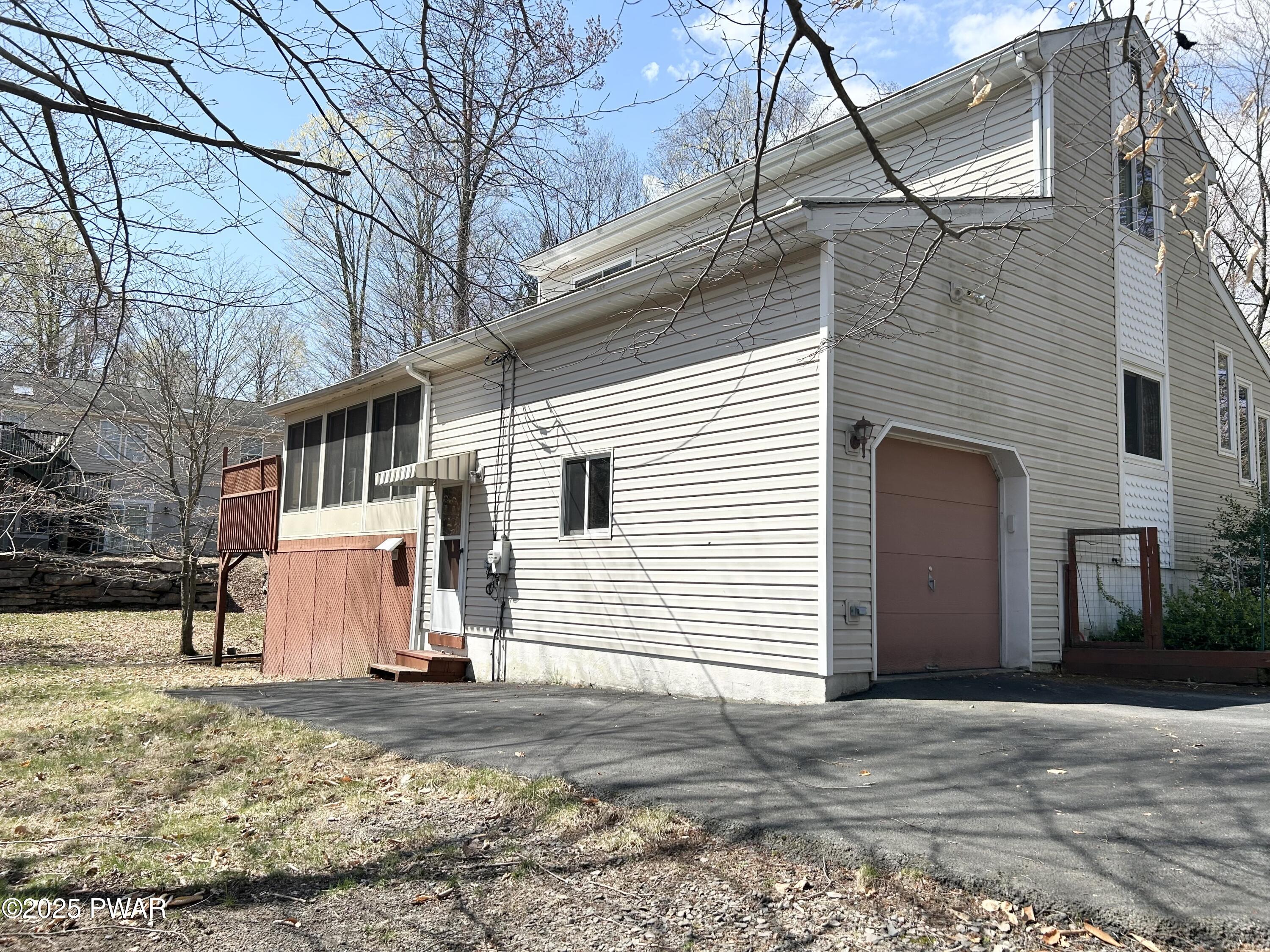 1050 Green Valley Cir Cir, Lake Ariel, Pennsylvania image 3