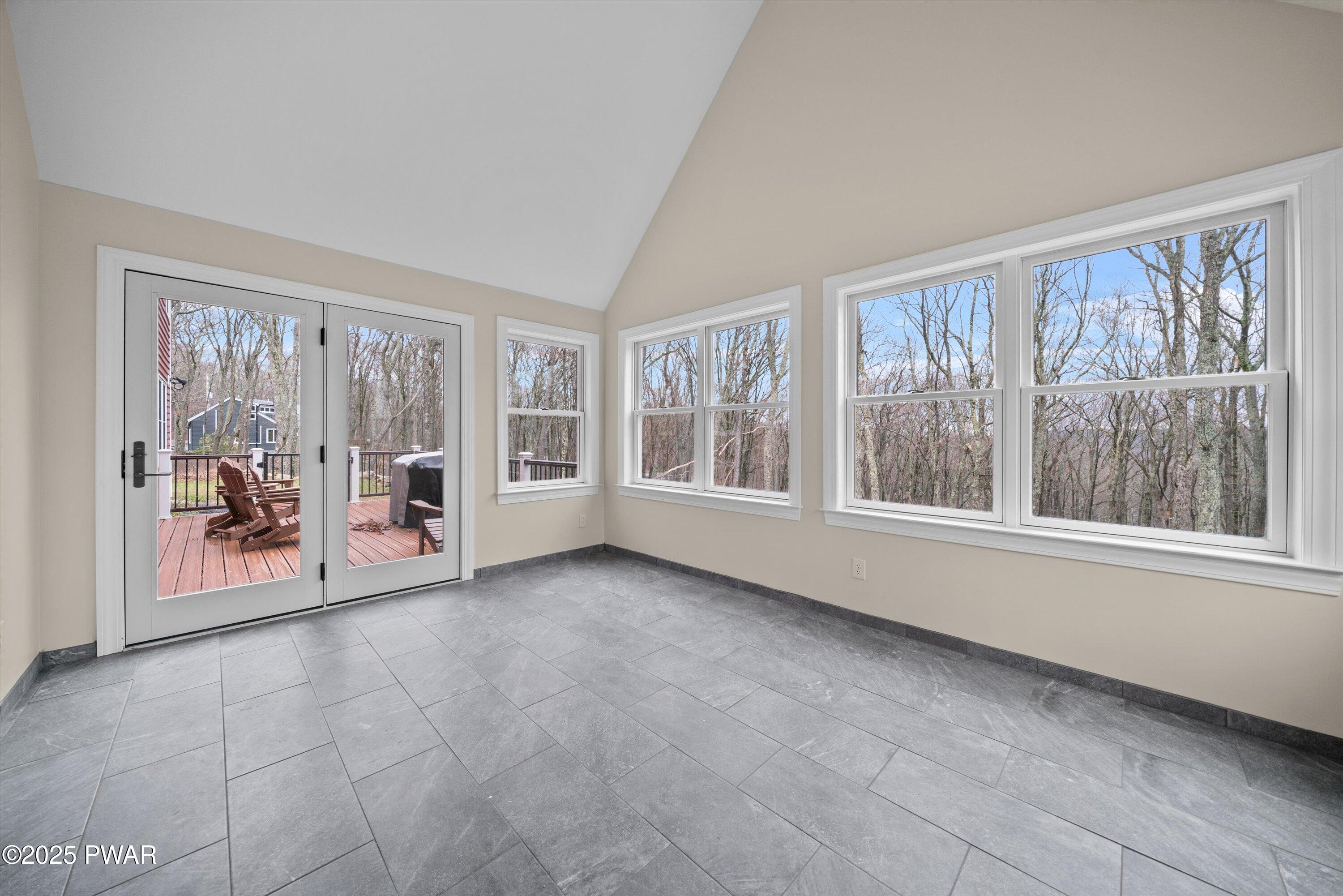 Lords Valley, Pennsylvania 18428, United States, 4 Bedrooms Bedrooms, ,3 BathroomsBathrooms,Residential,Pending,108178