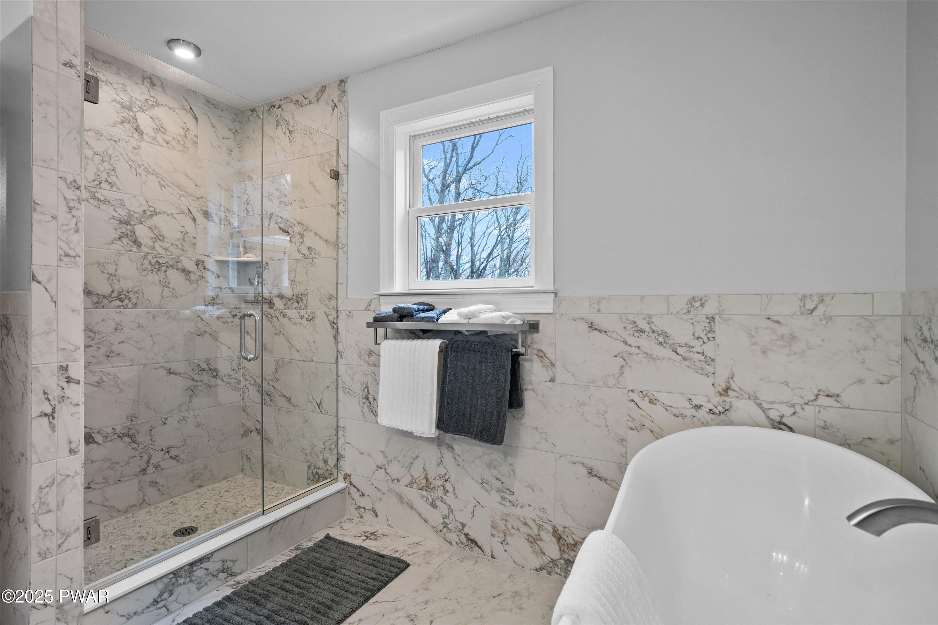 Lords Valley, Pennsylvania 18428, United States, 4 Bedrooms Bedrooms, ,3 BathroomsBathrooms,Residential,Pending,108178