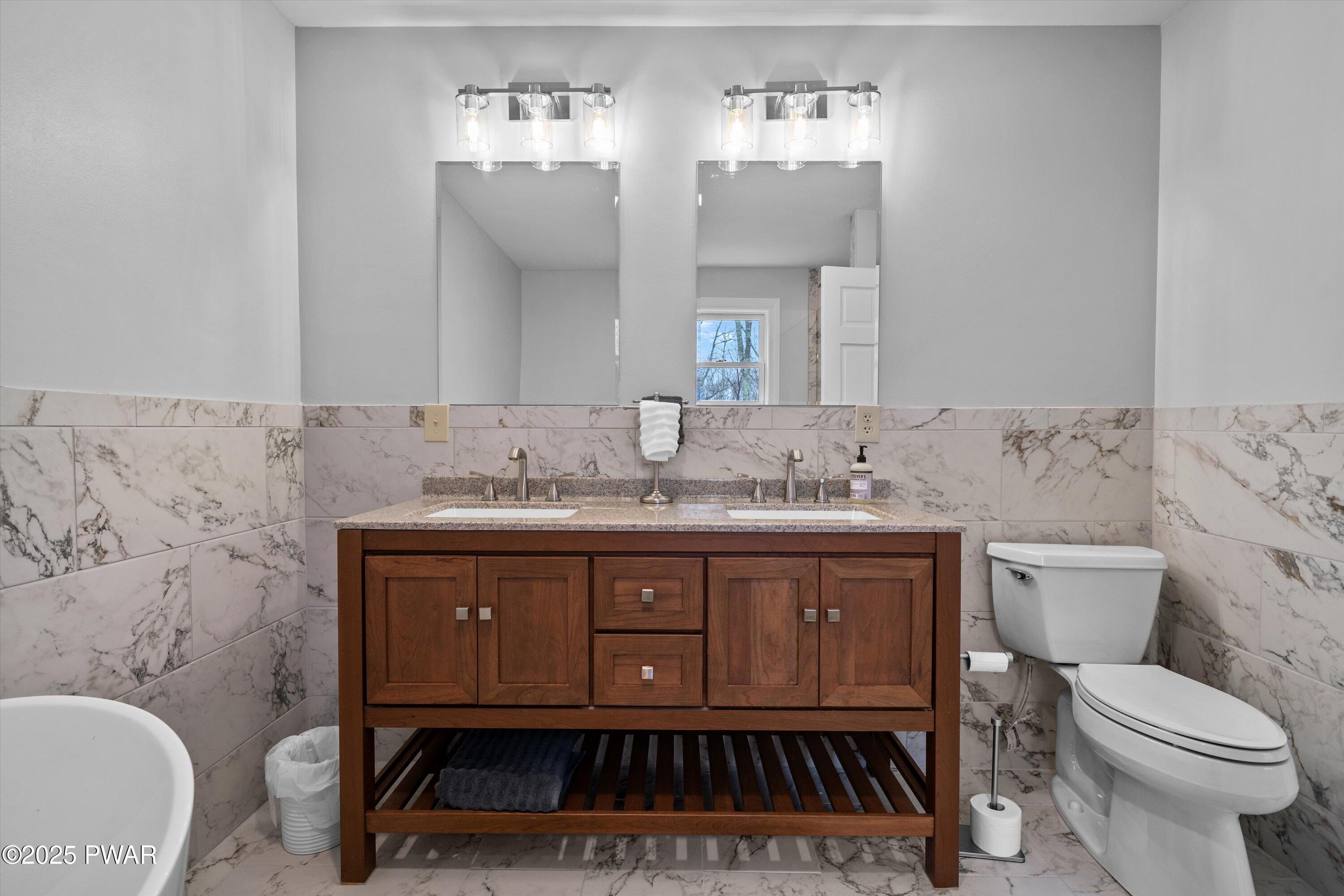 Lords Valley, Pennsylvania 18428, United States, 4 Bedrooms Bedrooms, ,3 BathroomsBathrooms,Residential,Pending,108178