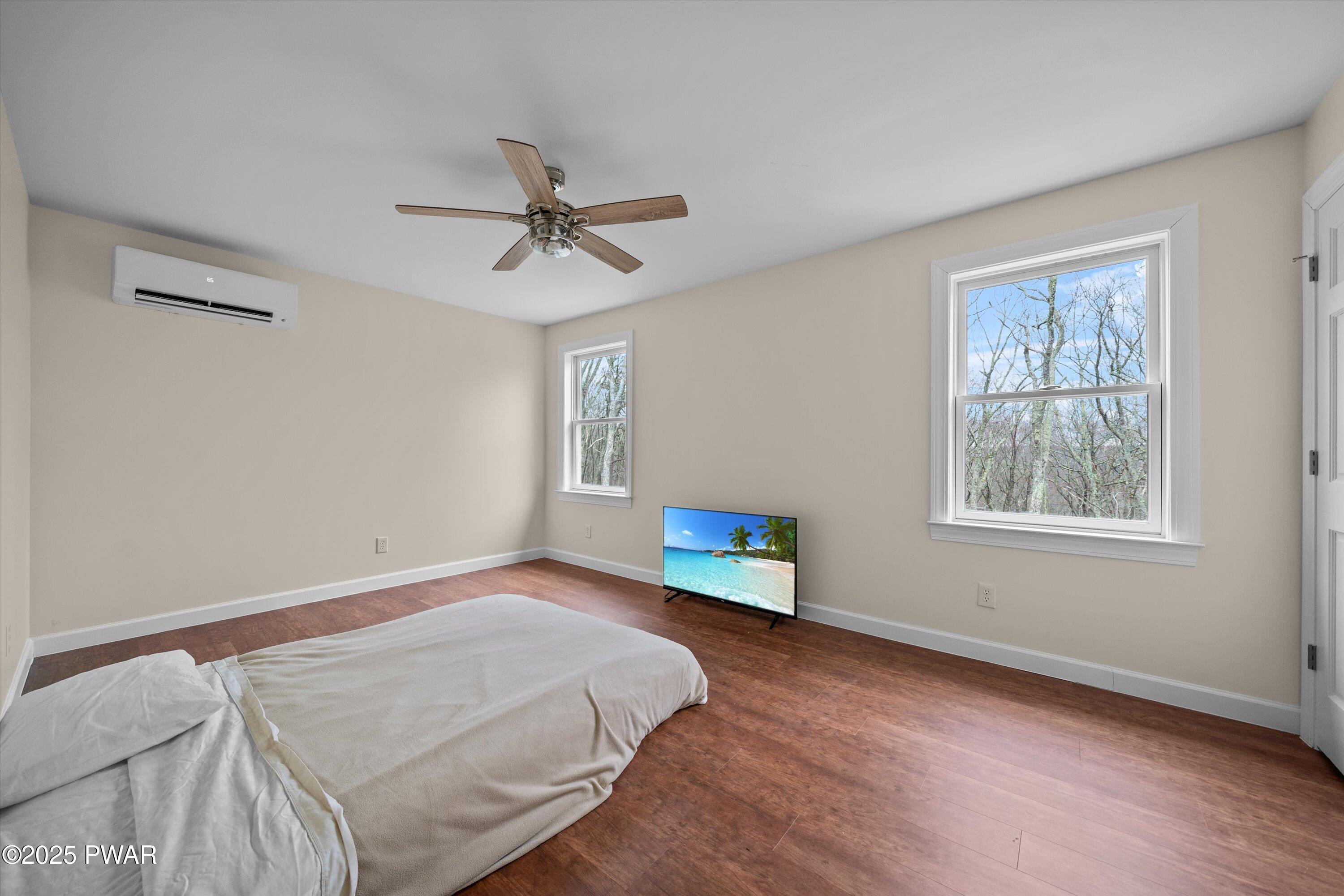 Lords Valley, Pennsylvania 18428, United States, 4 Bedrooms Bedrooms, ,3 BathroomsBathrooms,Residential,Pending,108178