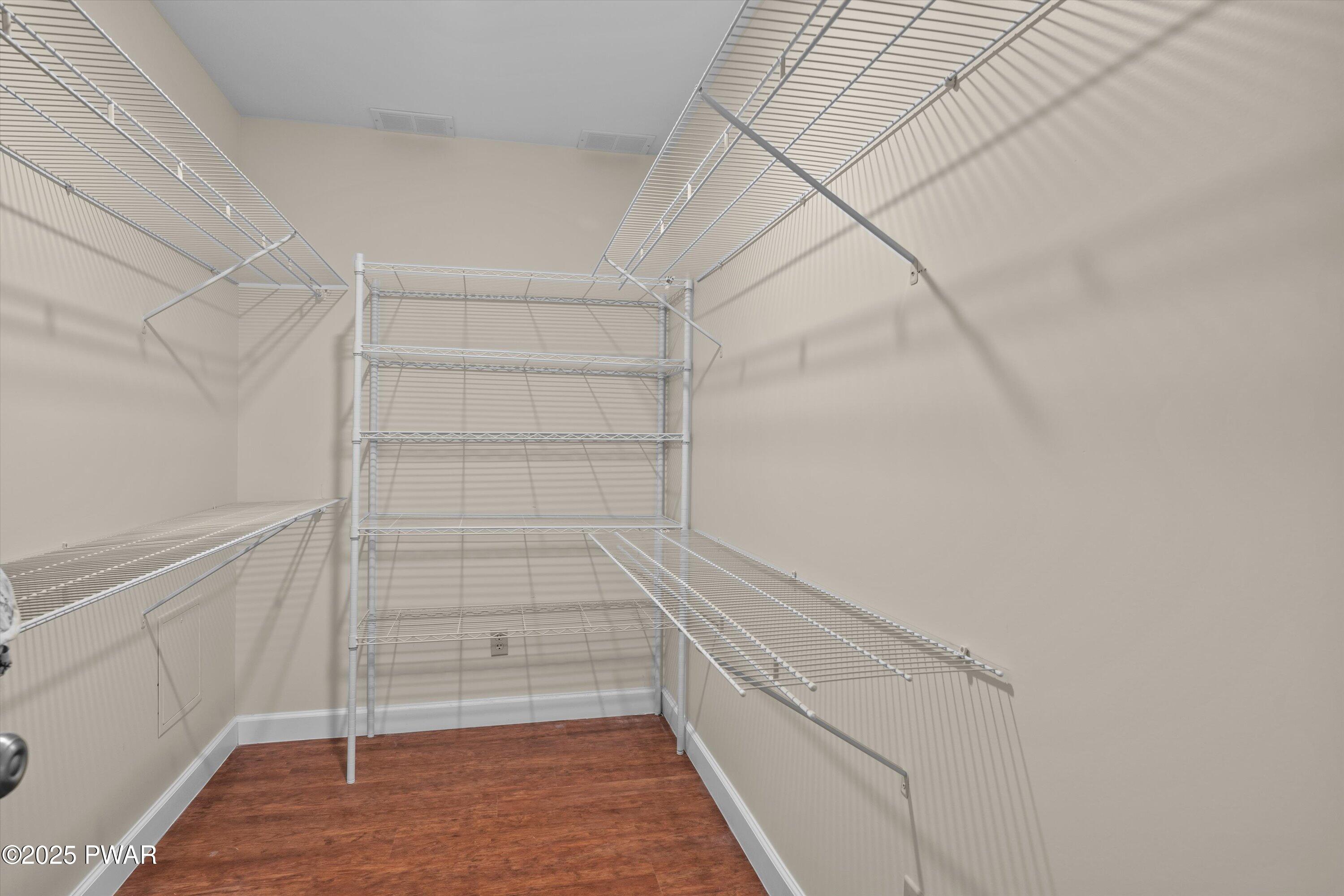 Lords Valley, Pennsylvania 18428, United States, 4 Bedrooms Bedrooms, ,3 BathroomsBathrooms,Residential,Pending,108178