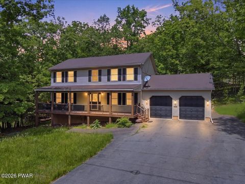 Homes For Sale - 4125 Winchester Way<br/> Bushkill, PA 18324