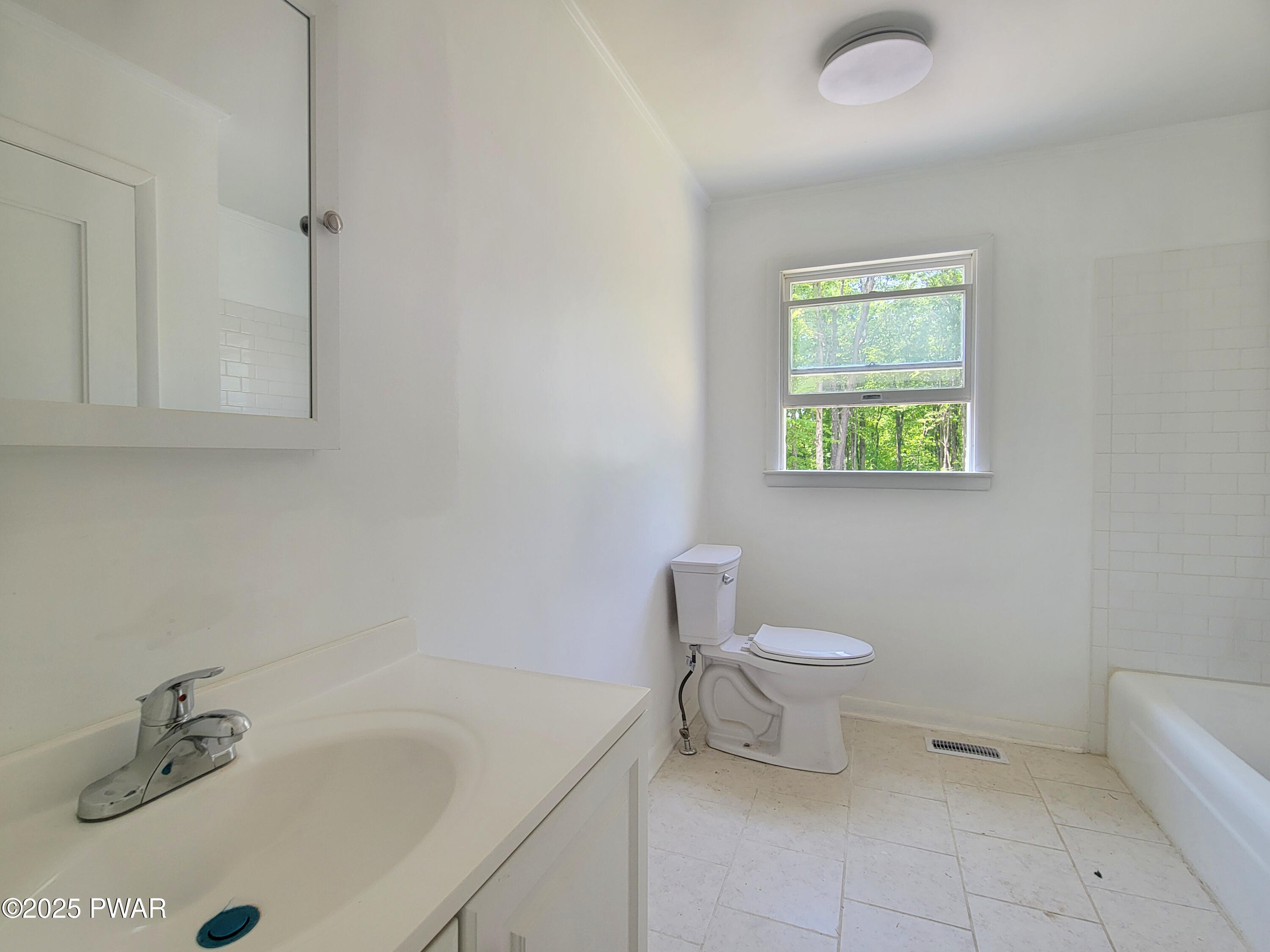 69 Como Road, Lakewood, Pennsylvania image 14