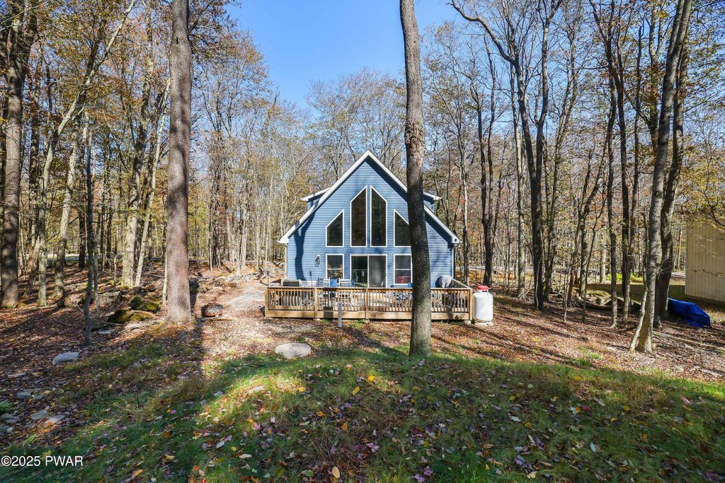 Photo of 1121 Cobblewood Road, Newfoundland, PA 18445 (MLS # PW260486)