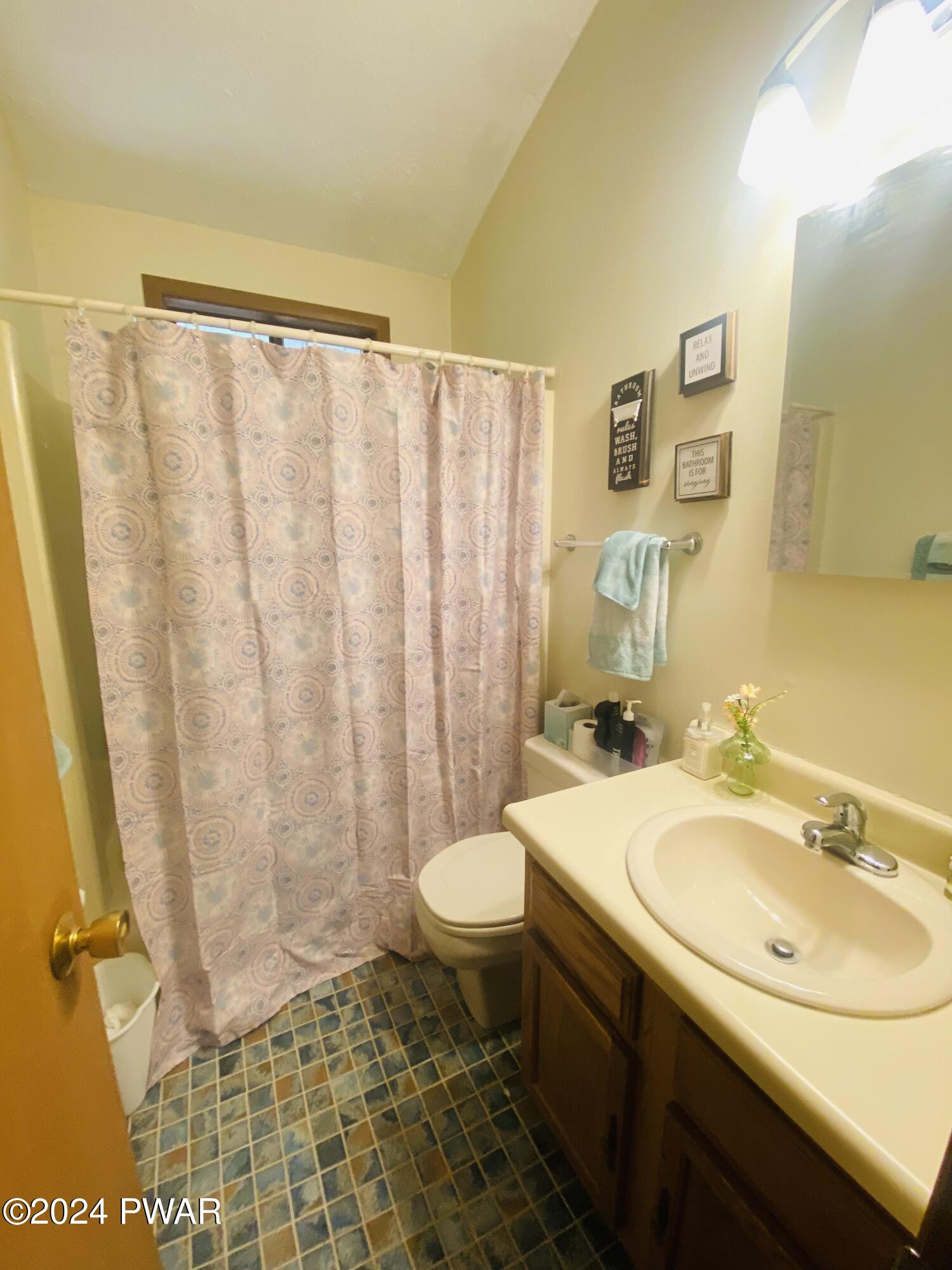 Lords Valley, Pennsylvania 18428, United States, 3 Bedrooms Bedrooms, ,2 BathroomsBathrooms,Residential,Active,56548