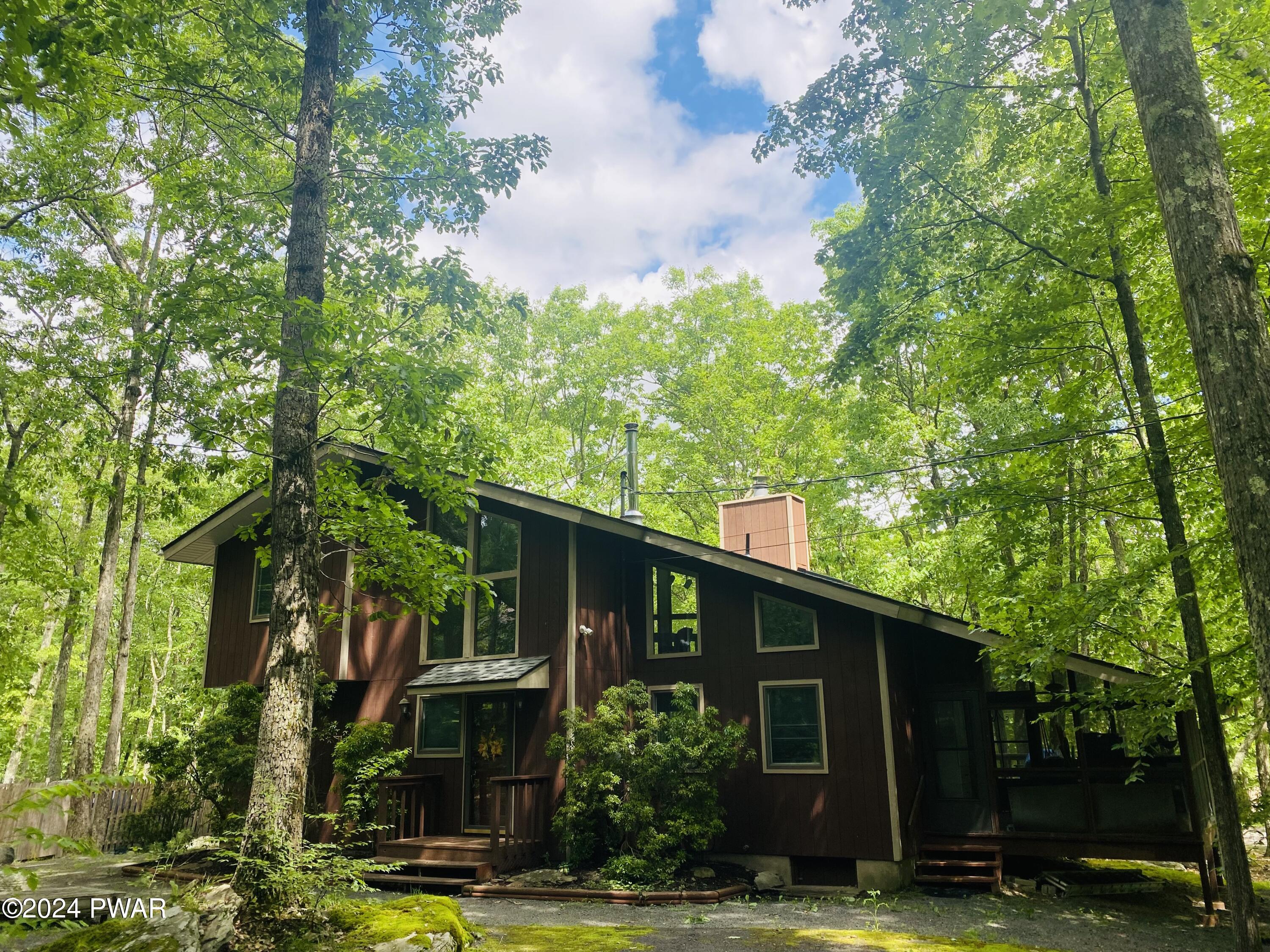 Lords Valley, Pennsylvania 18428, United States, 3 Bedrooms Bedrooms, ,2 BathroomsBathrooms,Residential,Active,56548