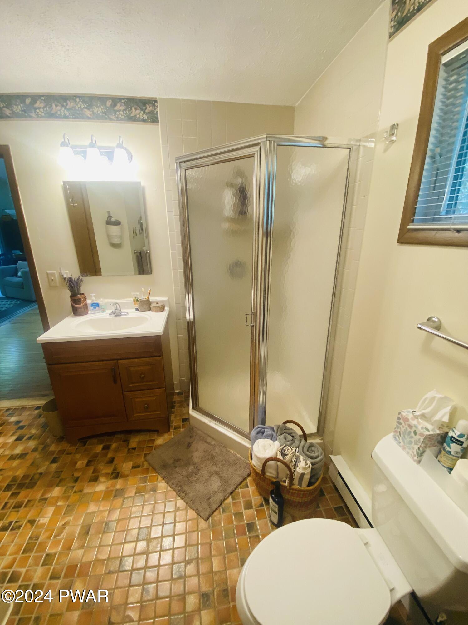 Lords Valley, Pennsylvania 18428, United States, 3 Bedrooms Bedrooms, ,2 BathroomsBathrooms,Residential,Active,56548