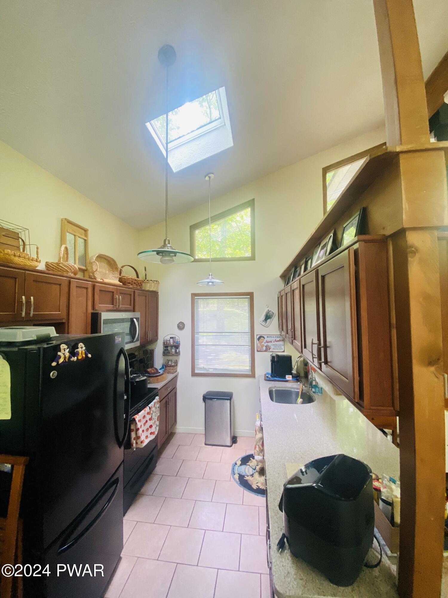 Lords Valley, Pennsylvania 18428, United States, 3 Bedrooms Bedrooms, ,2 BathroomsBathrooms,Residential,Active,56548