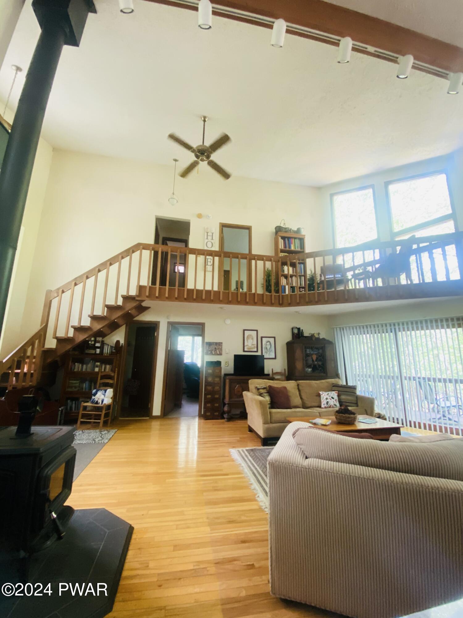 Lords Valley, Pennsylvania 18428, United States, 3 Bedrooms Bedrooms, ,2 BathroomsBathrooms,Residential,Active,56548