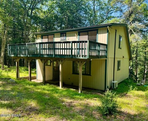 Homes For Sale - 219 Woodpecker Court<br/> Bushkill, PA 18324