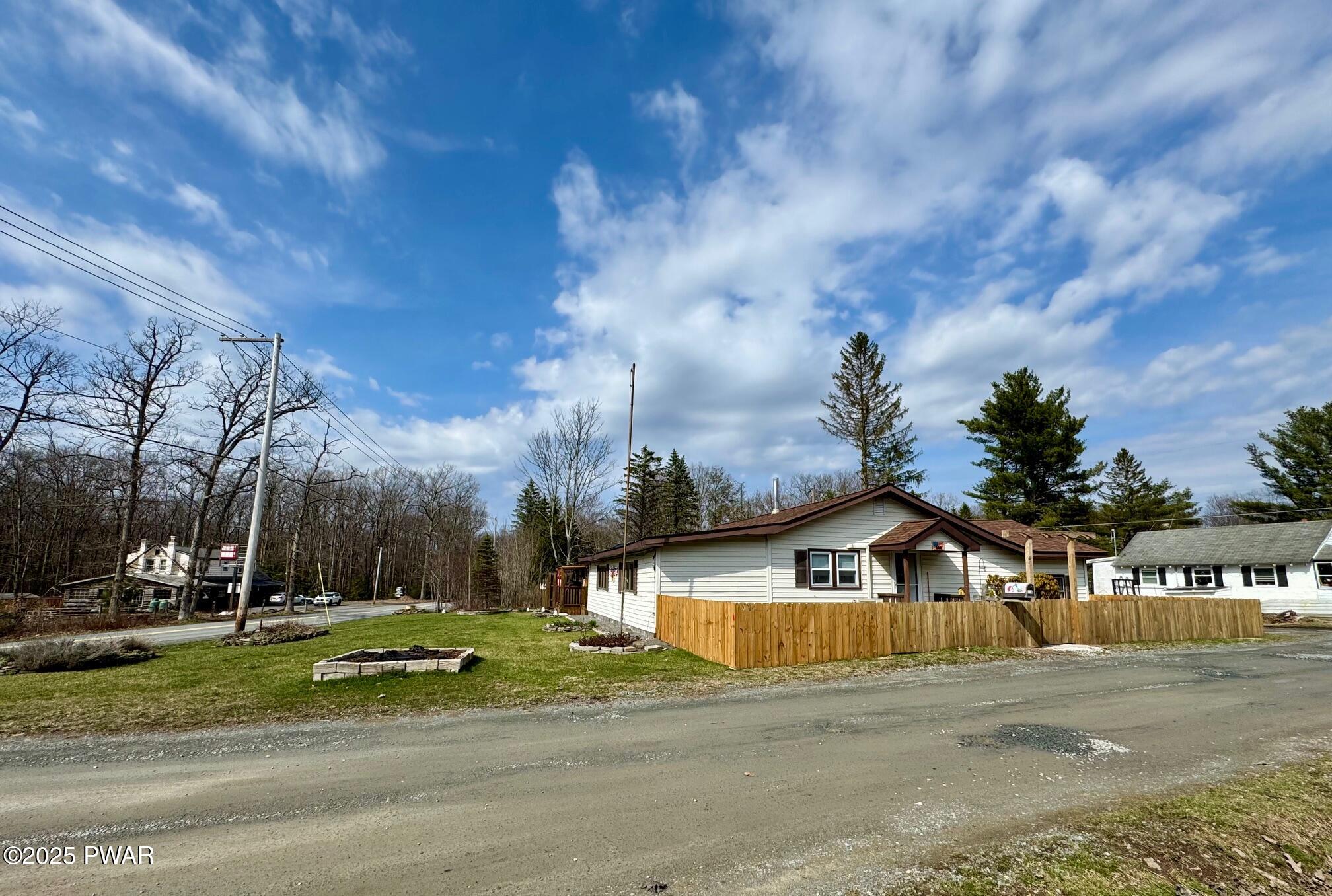 896 Rt. 390, Greentown, Pennsylvania image 47