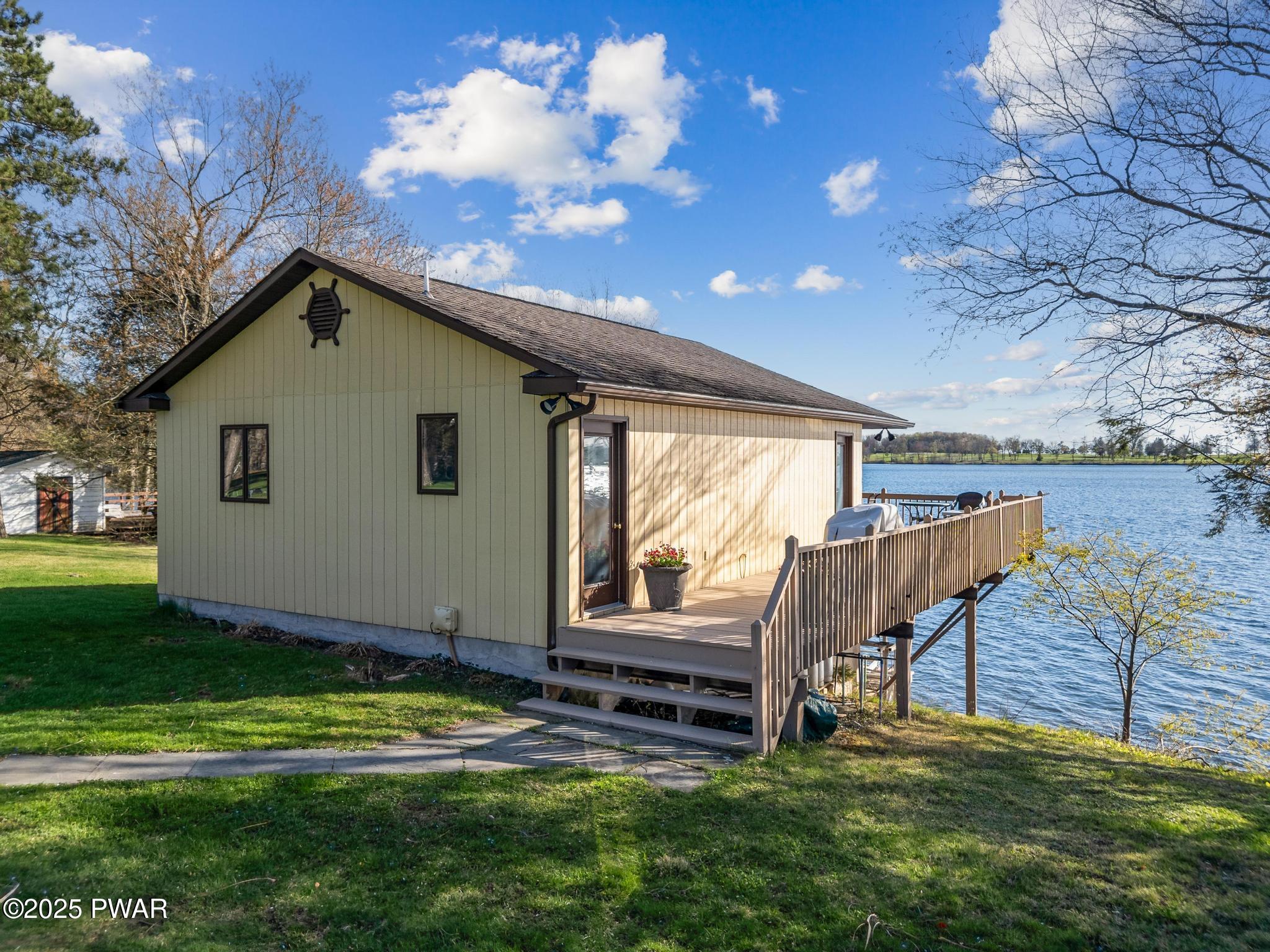 343 Crystal Lake, Carbondale, Pennsylvania image 13