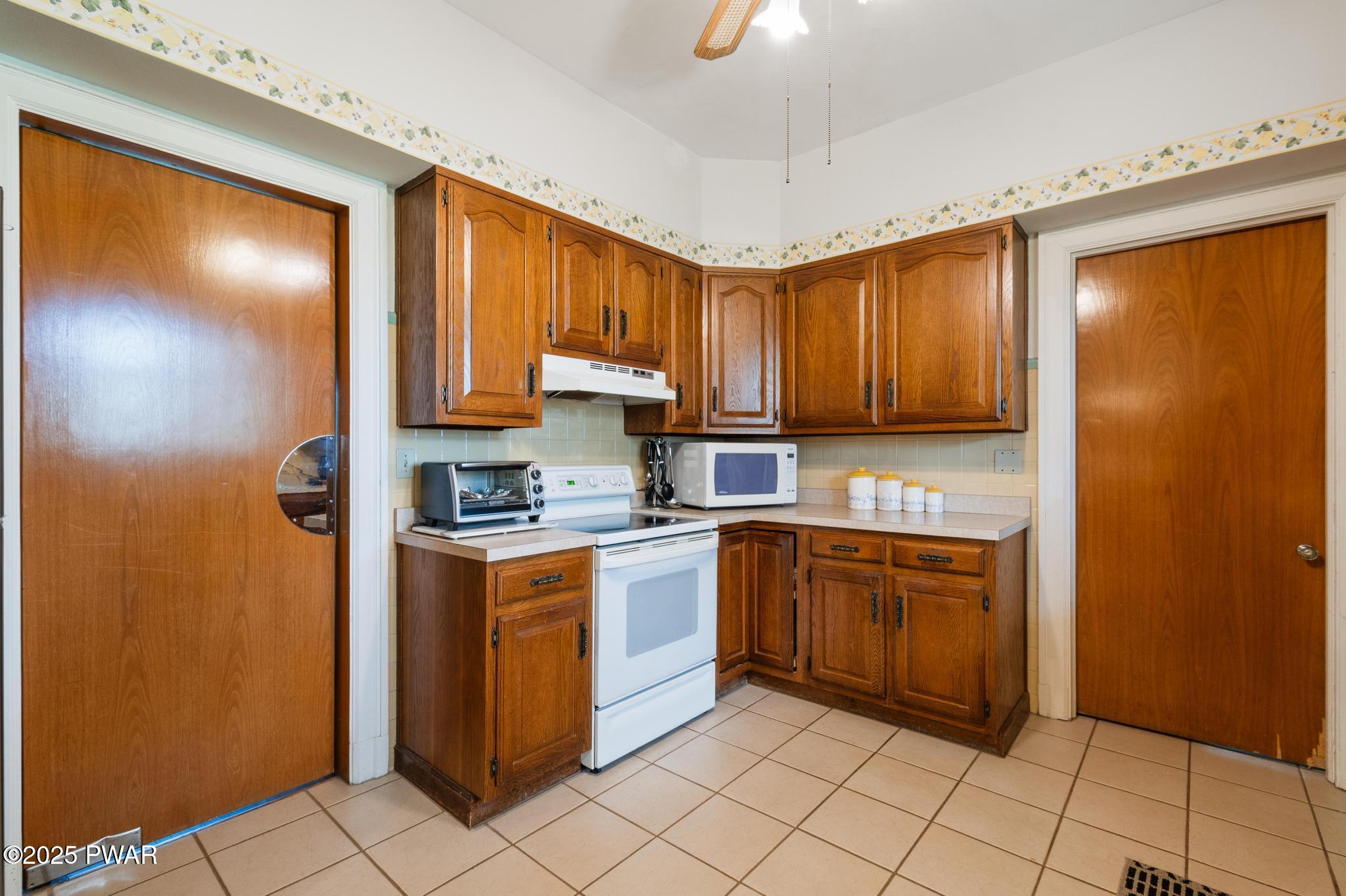 343 Crystal Lake, Carbondale, Pennsylvania image 36