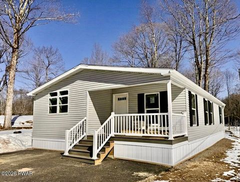 Mobile Home For Sale - 102 Middle Road<br/> Greentown, PA 18426