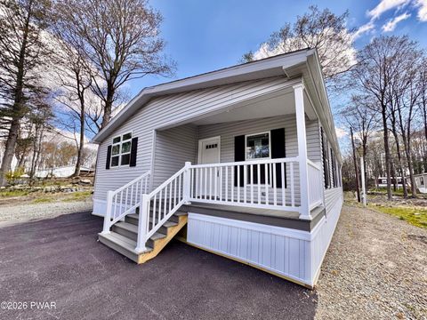 Mobile Home For Sale - 102 Middle Road<br/> Greentown, PA 18426