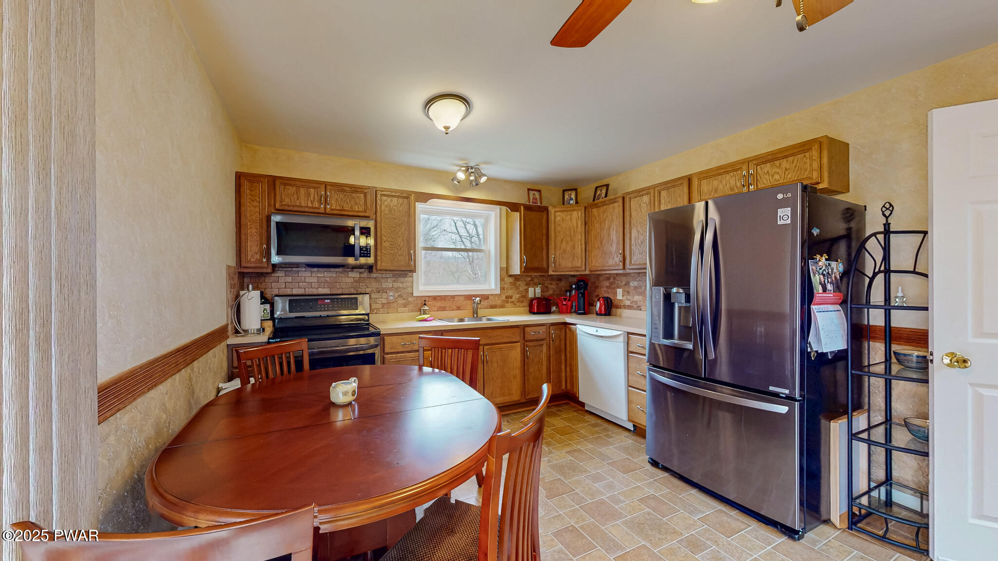 215 Wild Acres Drive, Dingmans Ferry, Pennsylvania image 13