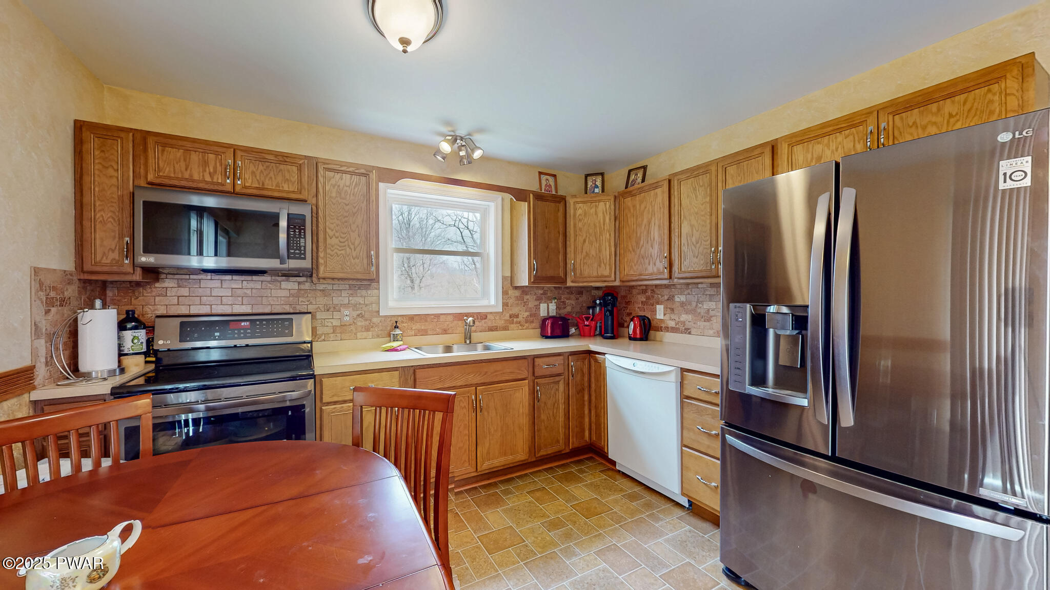 215 Wild Acres Drive, Dingmans Ferry, Pennsylvania image 11