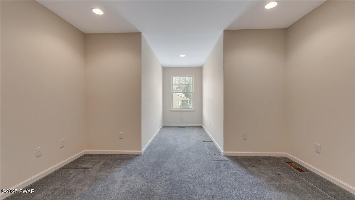 1010 Macintosh Way, Matamoras, Pennsylvania image 37