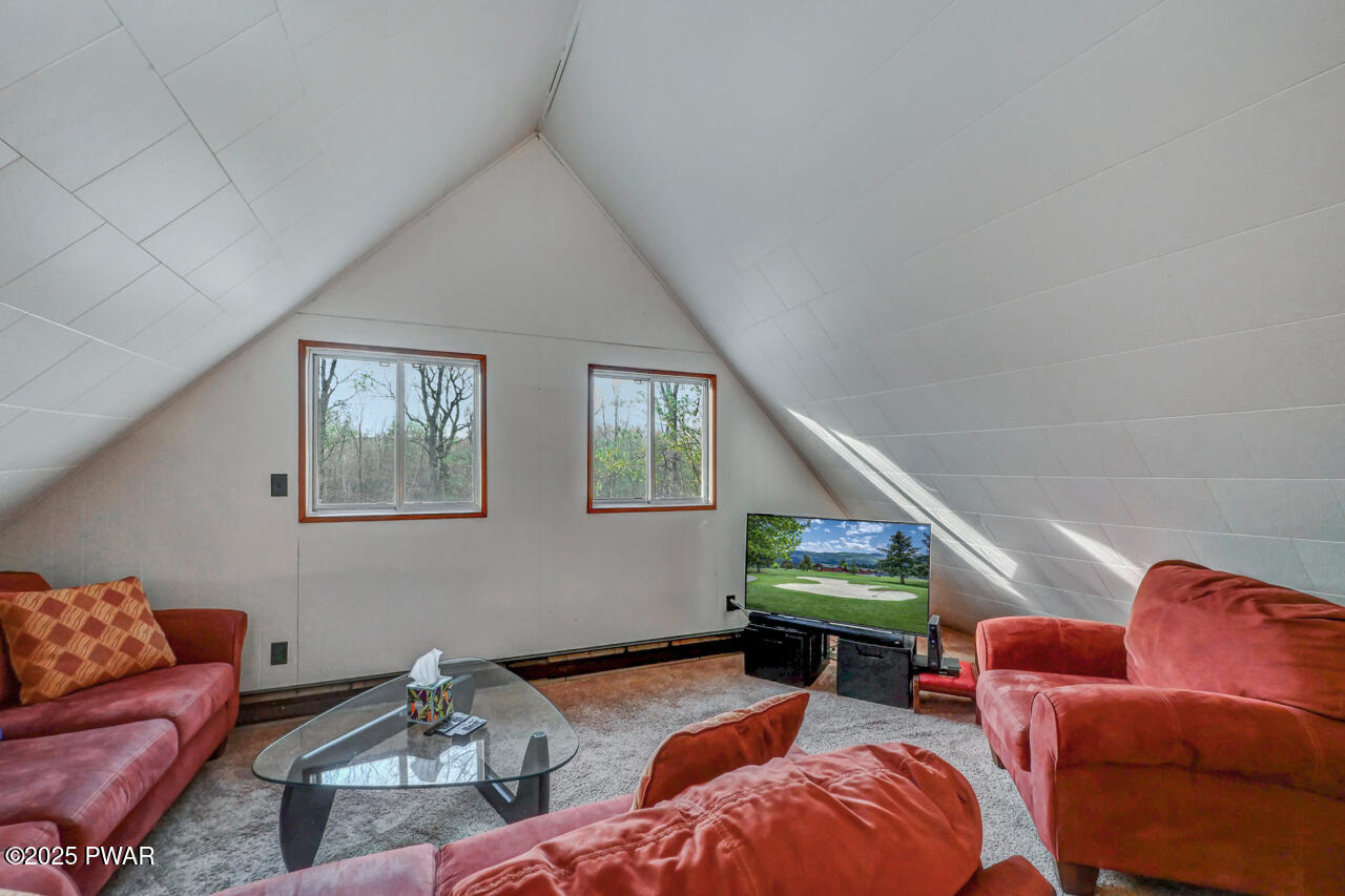 3218 Bluebird Drive, Bushkill, Pennsylvania image 5