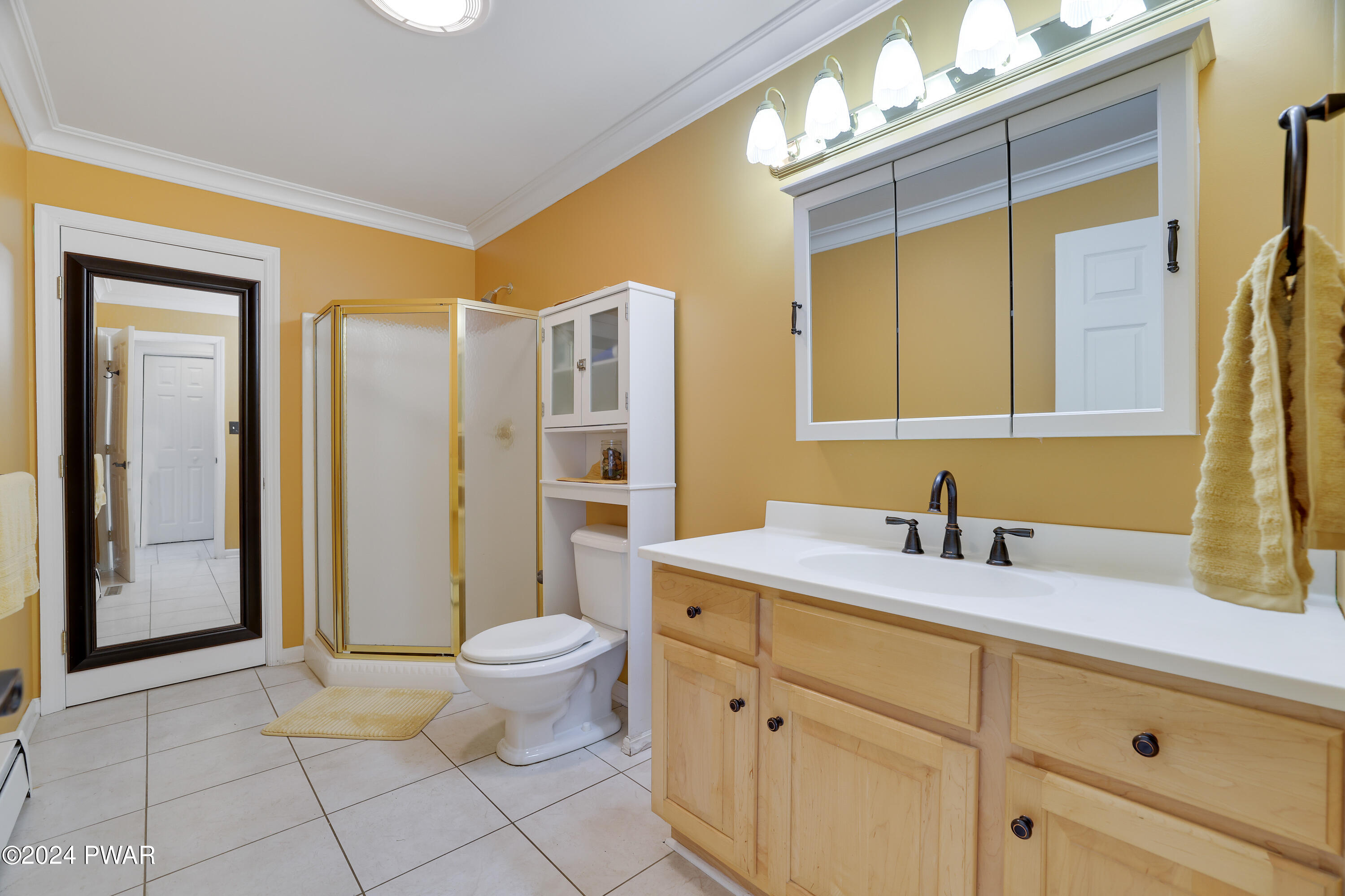 Hawley, Pennsylvania 18428, United States, 5 Bedrooms Bedrooms, ,4 BathroomsBathrooms,Residential,Pending,53322