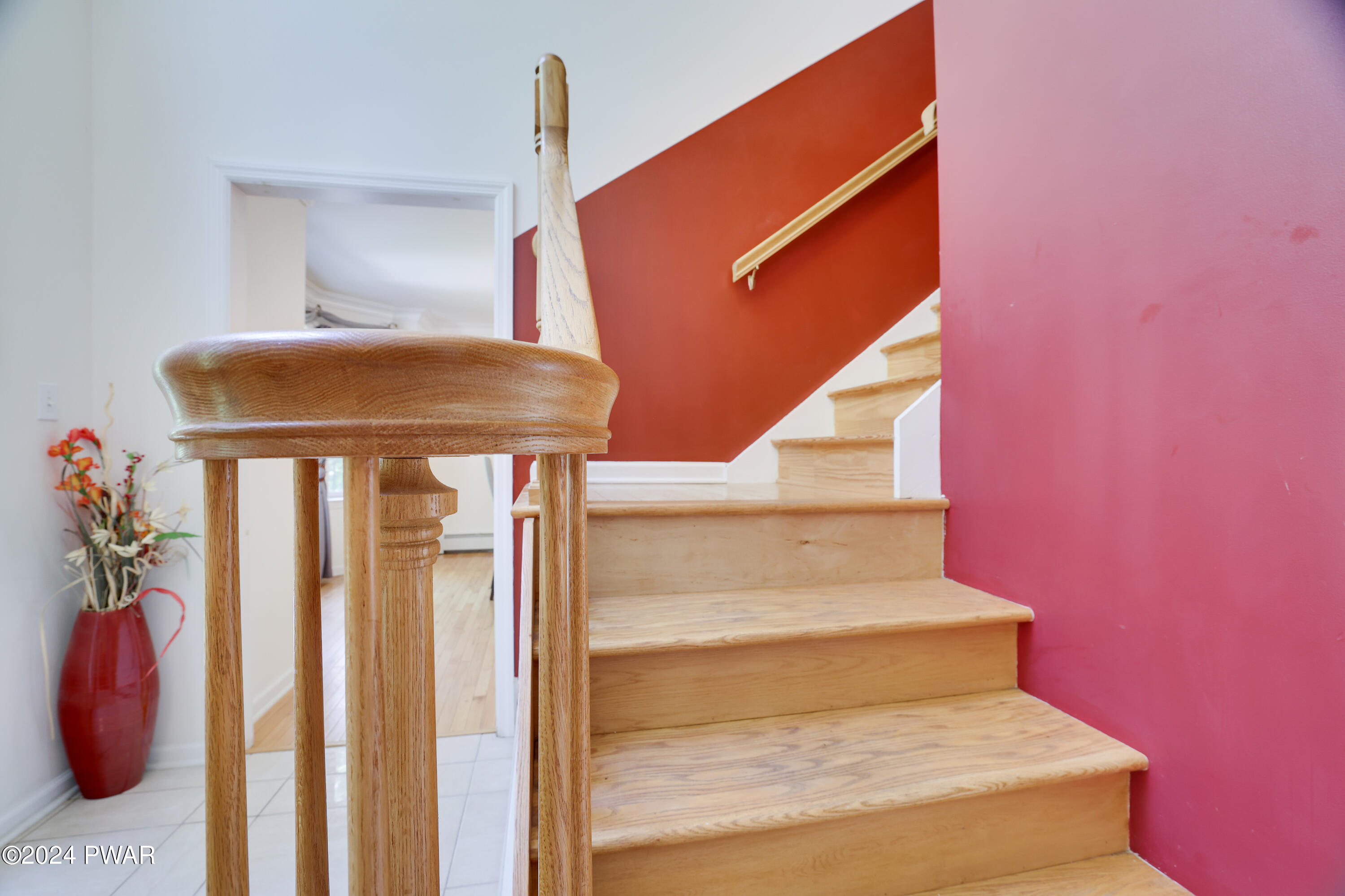 Hawley, Pennsylvania 18428, United States, 5 Bedrooms Bedrooms, ,4 BathroomsBathrooms,Residential,Pending,53322