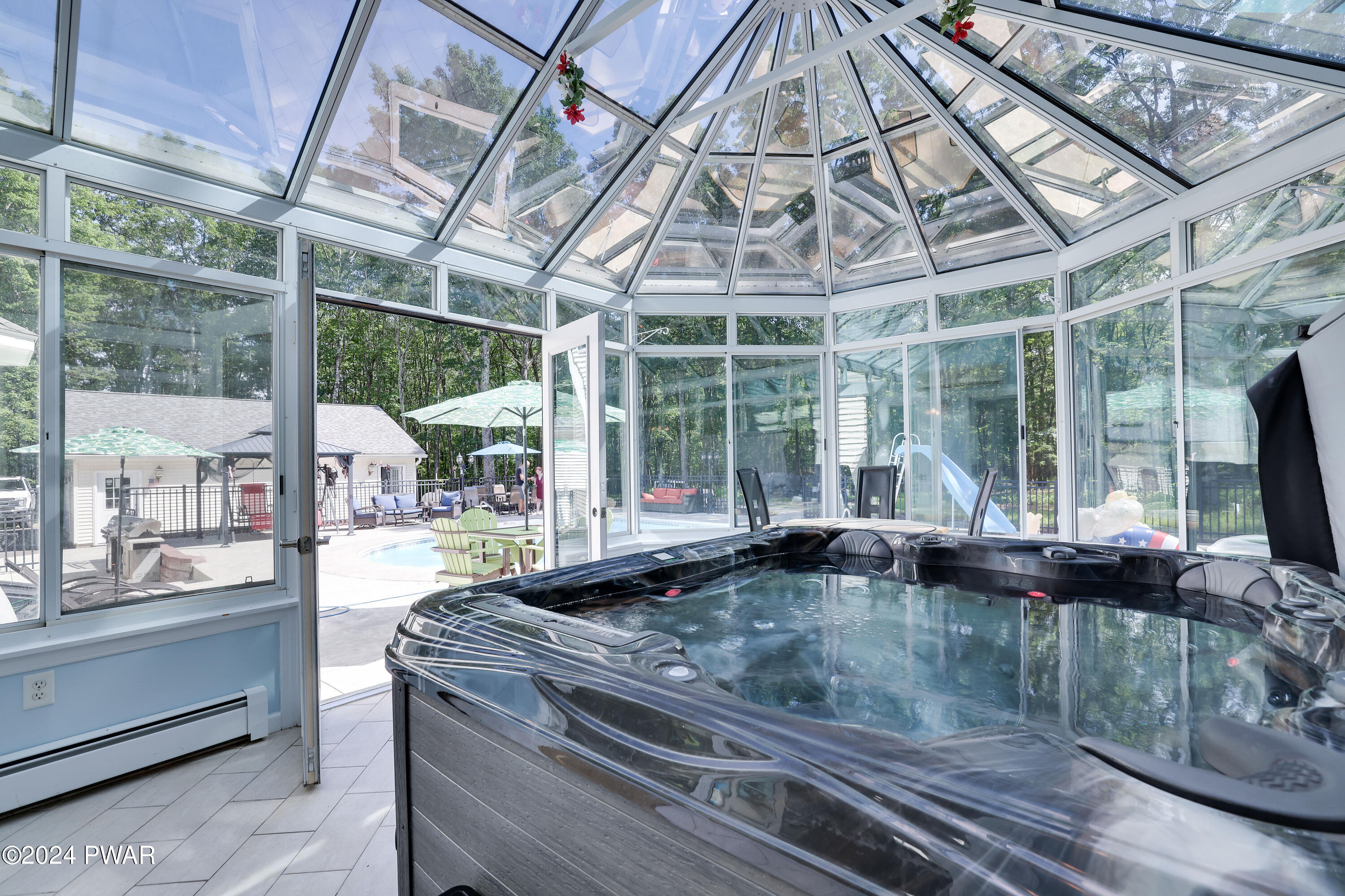 Hawley, Pennsylvania 18428, United States, 5 Bedrooms Bedrooms, ,4 BathroomsBathrooms,Residential,Pending,53322