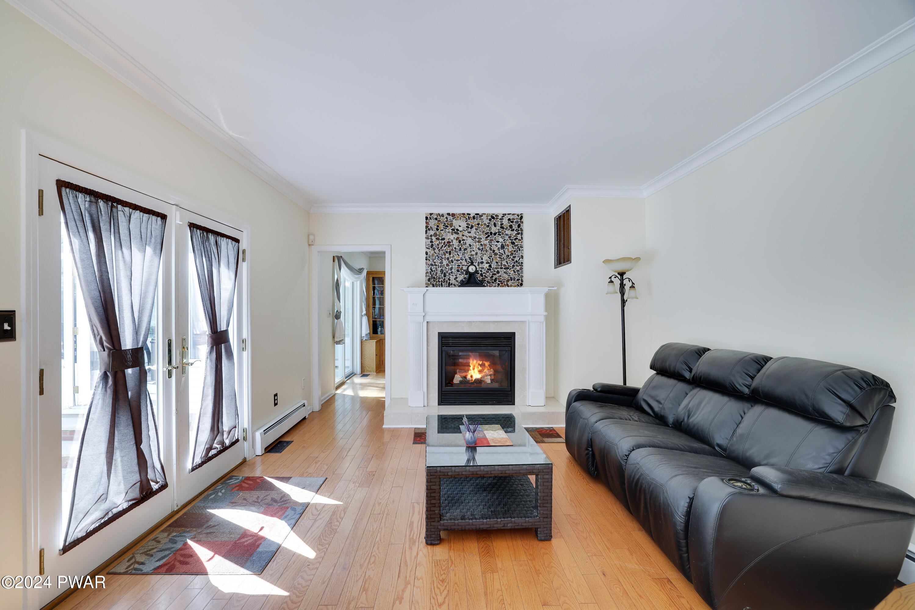 Hawley, Pennsylvania 18428, United States, 5 Bedrooms Bedrooms, ,4 BathroomsBathrooms,Residential,Pending,53322