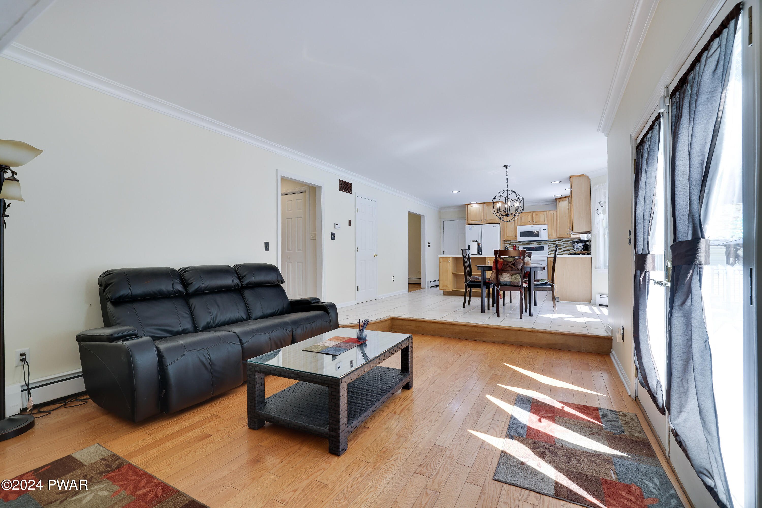 Hawley, Pennsylvania 18428, United States, 5 Bedrooms Bedrooms, ,4 BathroomsBathrooms,Residential,Pending,53322